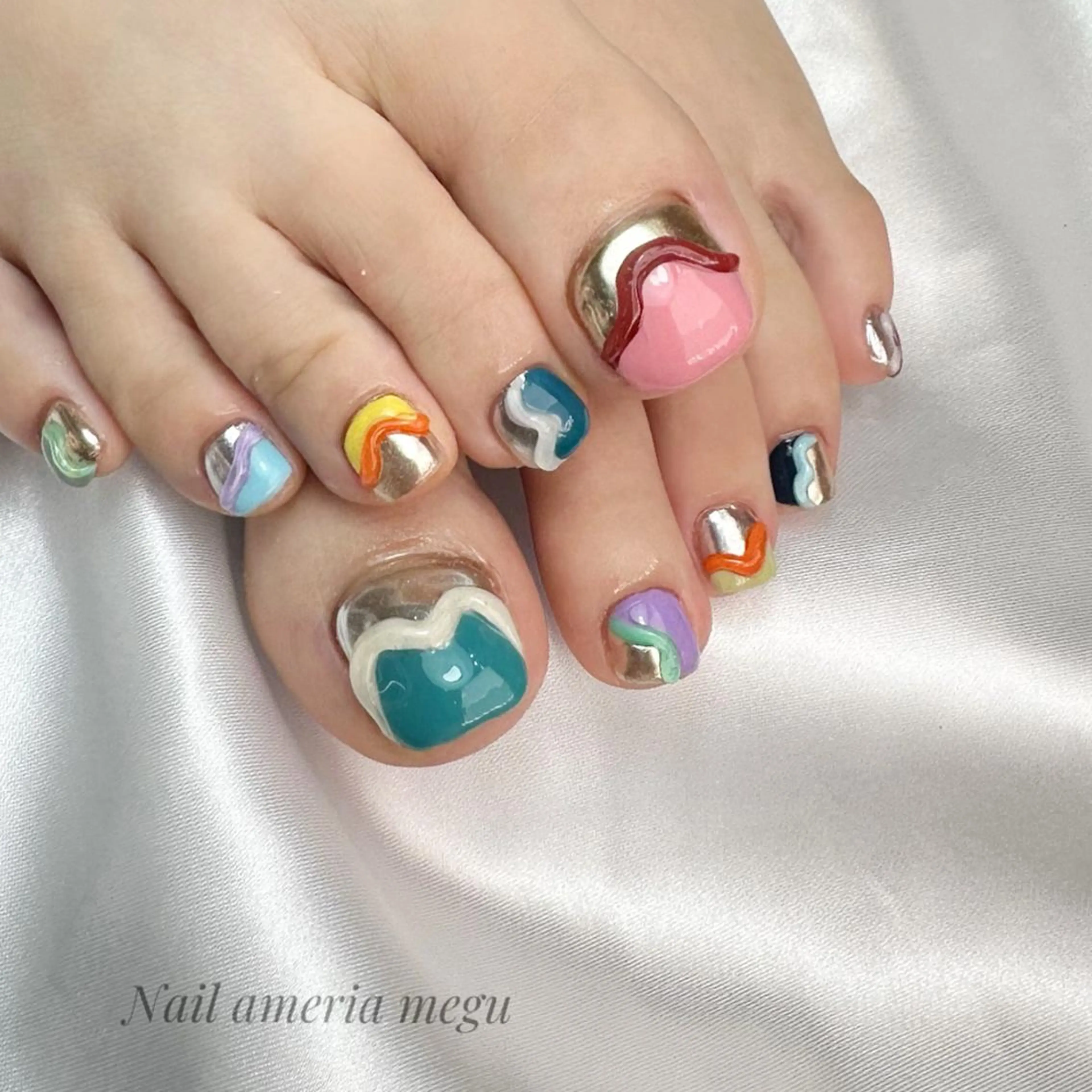 ネイル ミラーネイル ぷっくりネイル フットネイル Nail ameria megu所属・ameria meguのネイルデザイン