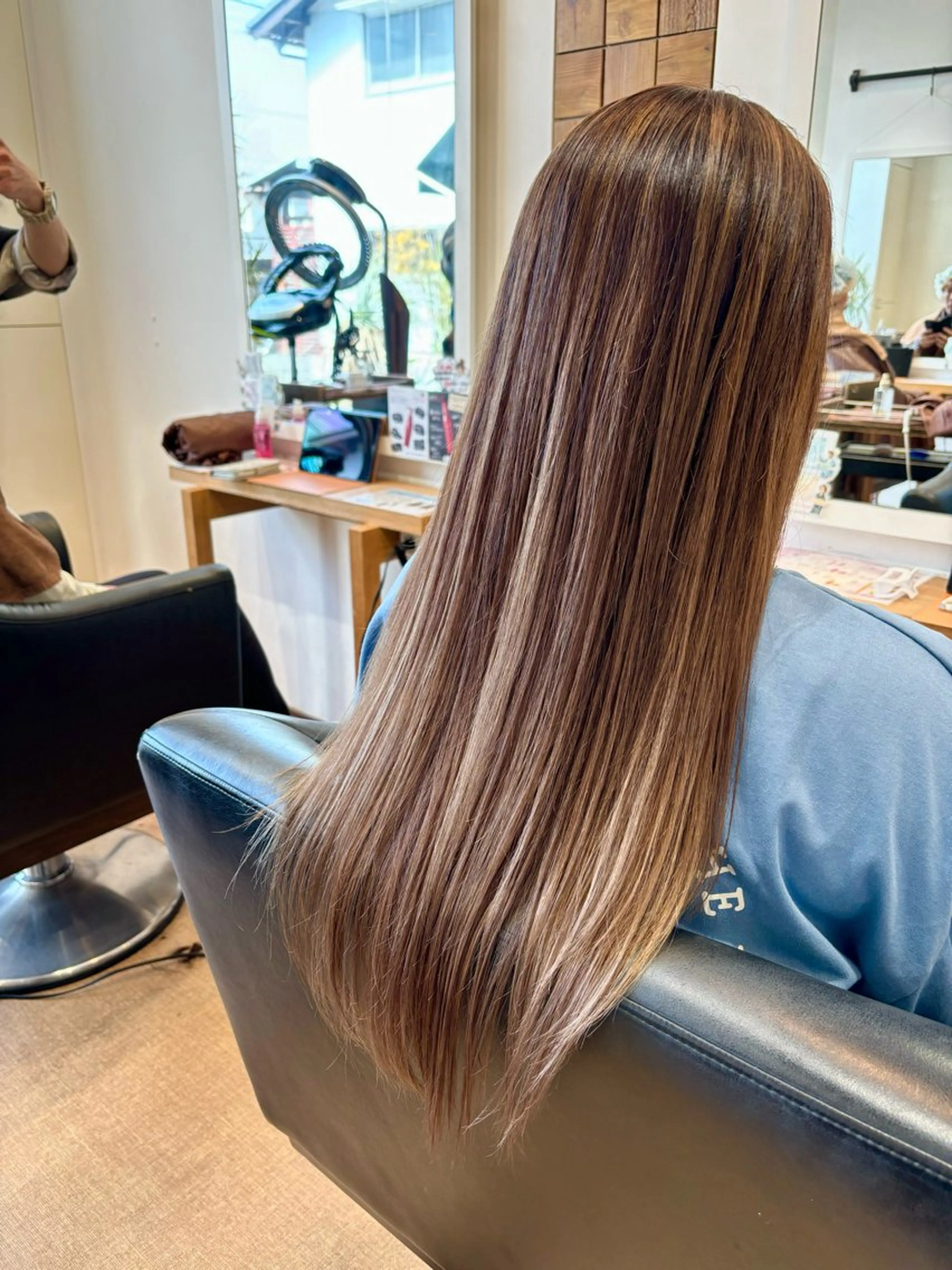 カラー イヤリングカラー ハイライトカラー イルミナカラー ボブ 縮毛矯正 ヘアカラー 秋山知穂🌸縮毛矯正 ショートお任せ🌸のヘアスタイル