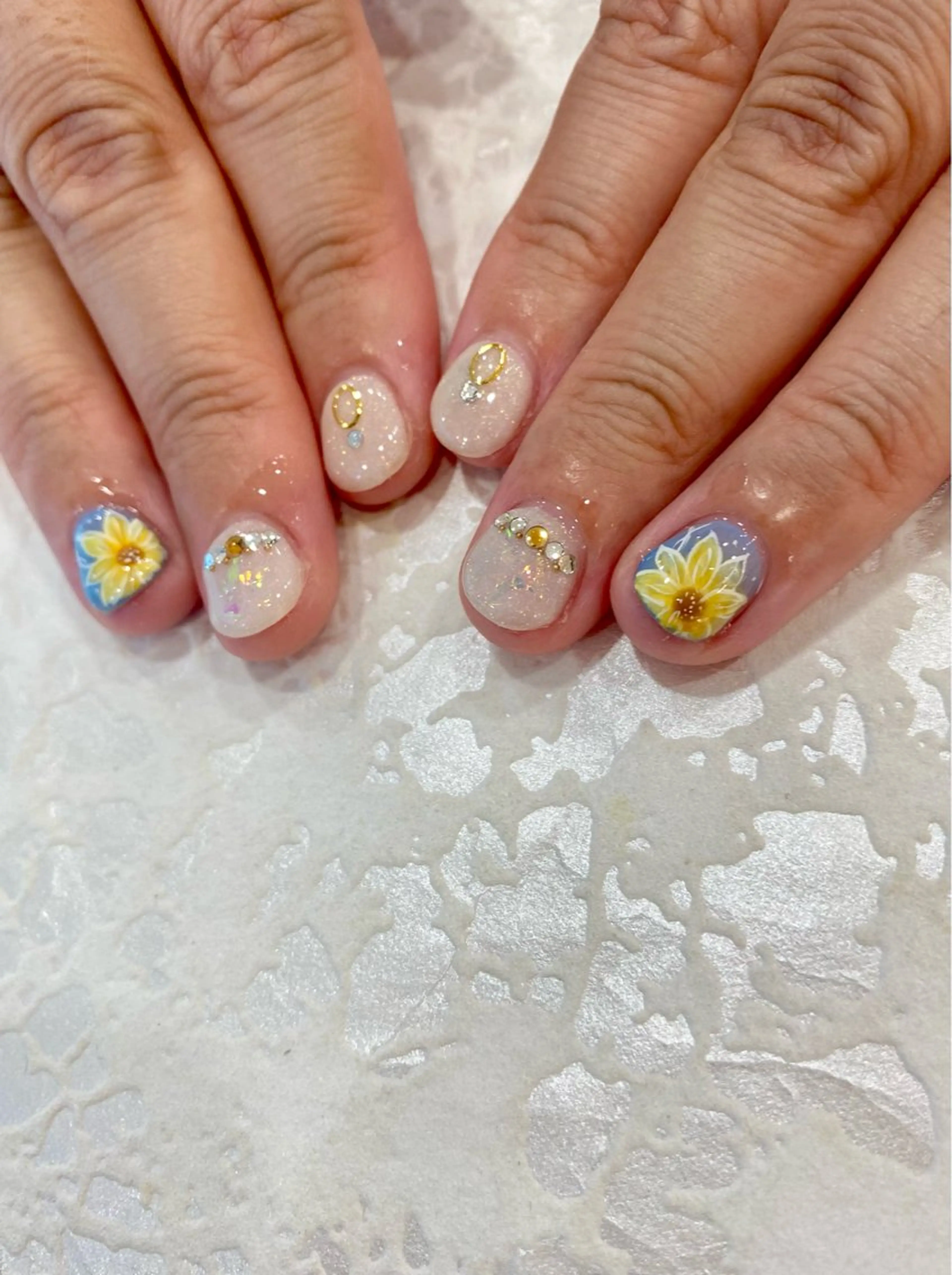 ネイル 安藤 彩乃のネイルデザイン