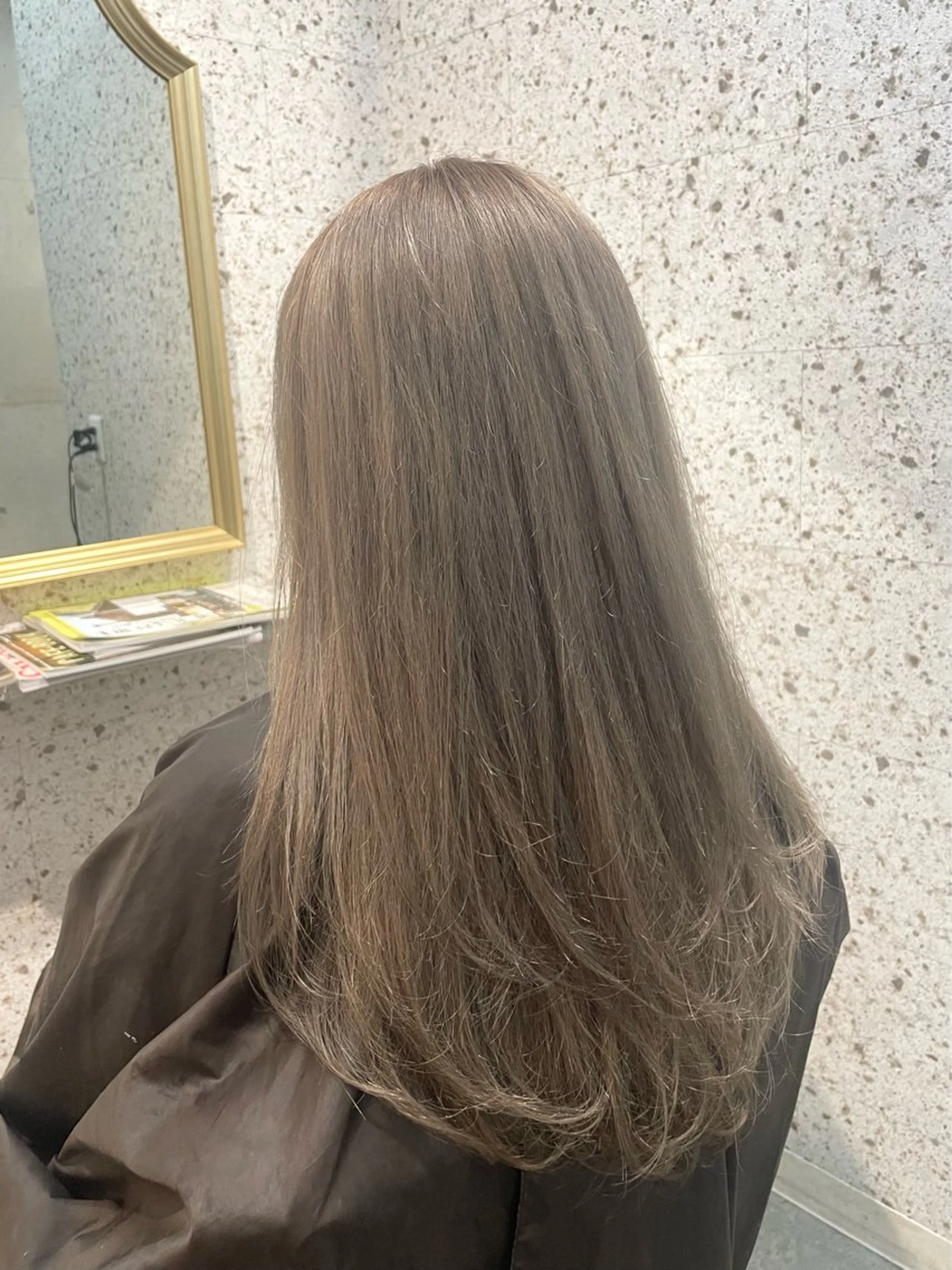 ロング カラー ベージュカラー lani hair salon所属・SHOTO ハイトー ン/デザインカラーのヘアスタイル