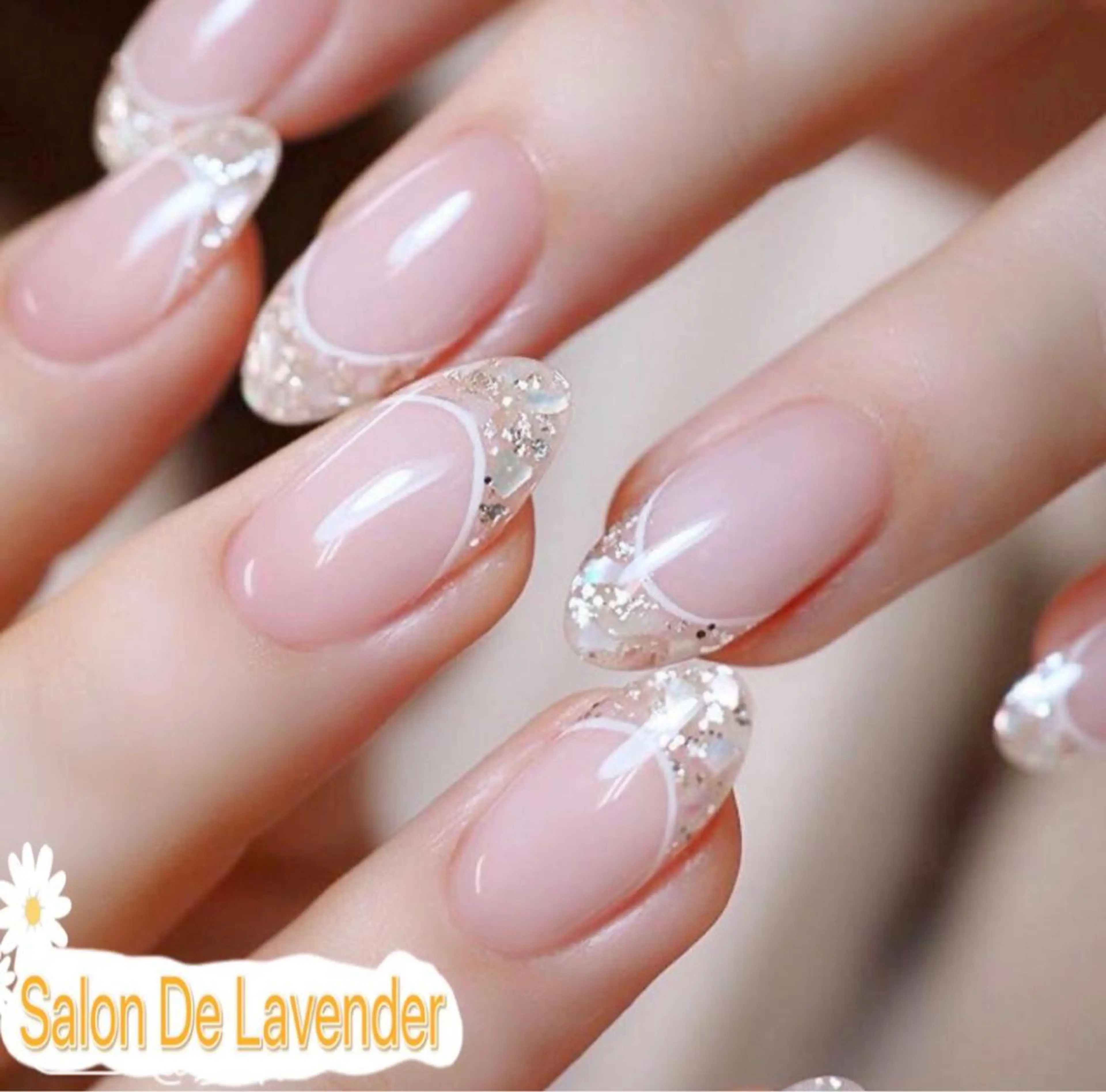 💅　ガラスフレンチ(ケア、当店オフ込み)ミラーフレンチ変更OKベース追加無料の写真