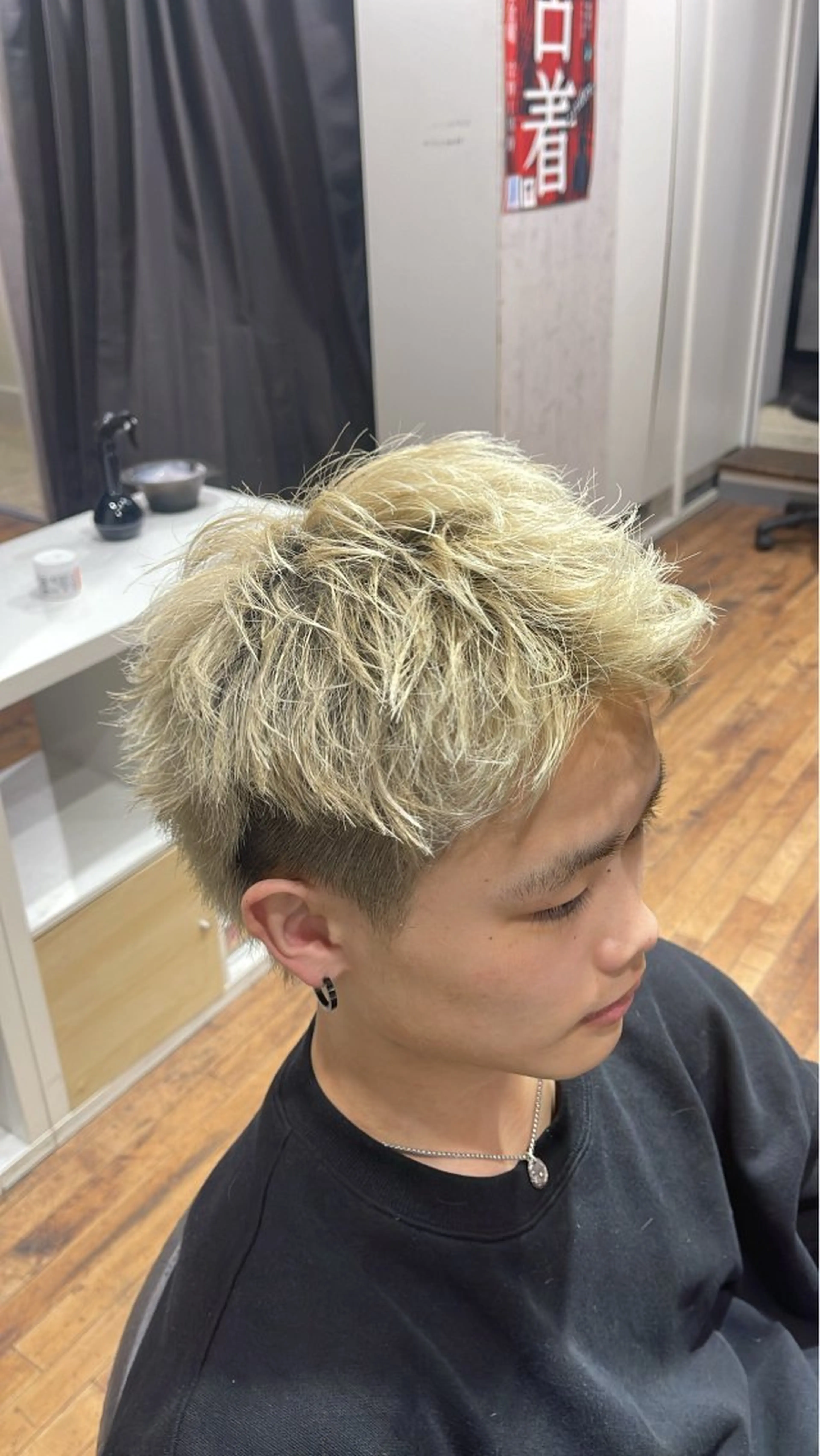 ショート 友野 勇次のヘアスタイル