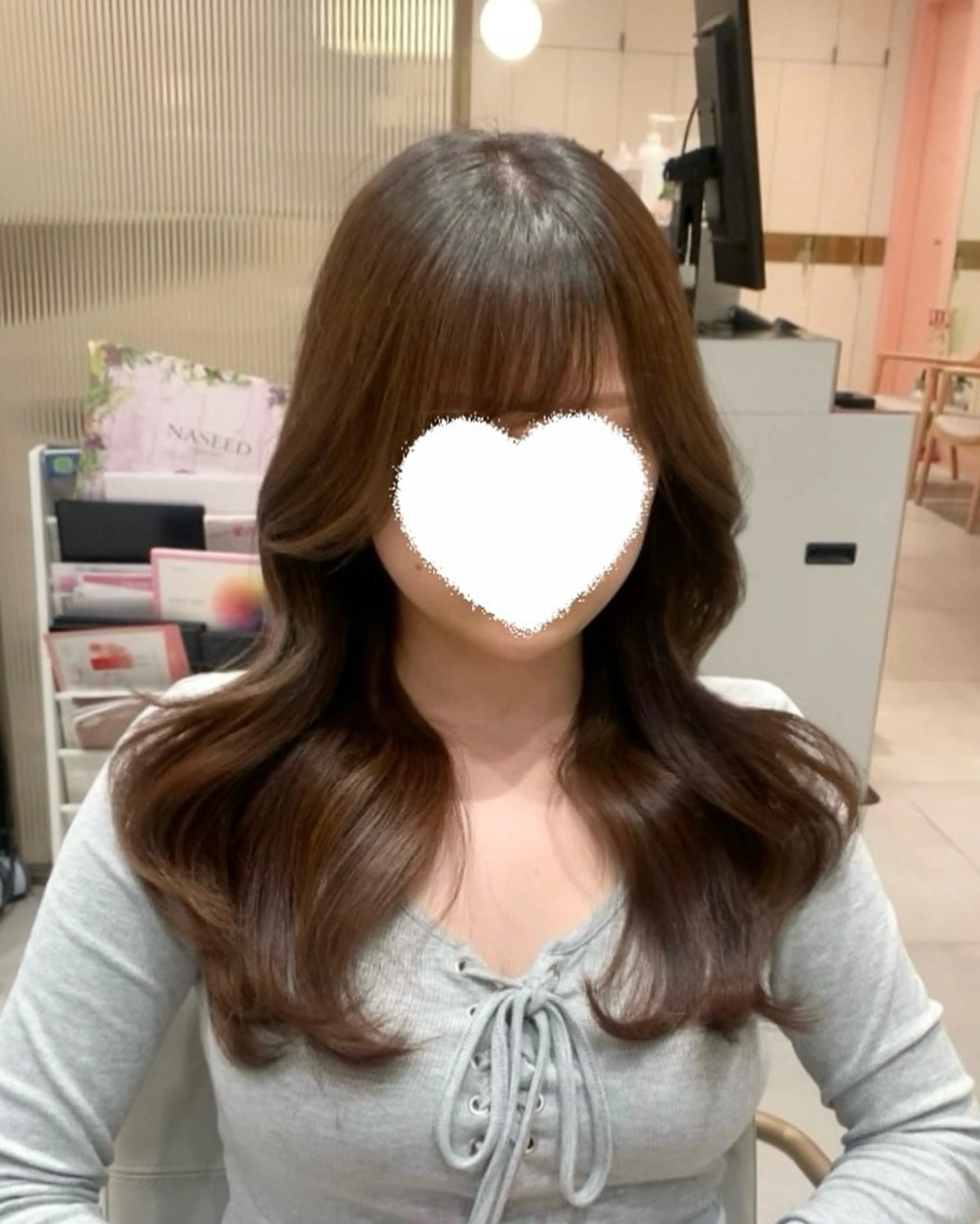 セミロング カラー ヘアカラー トリートメント 内田 志乃のヘアスタイル