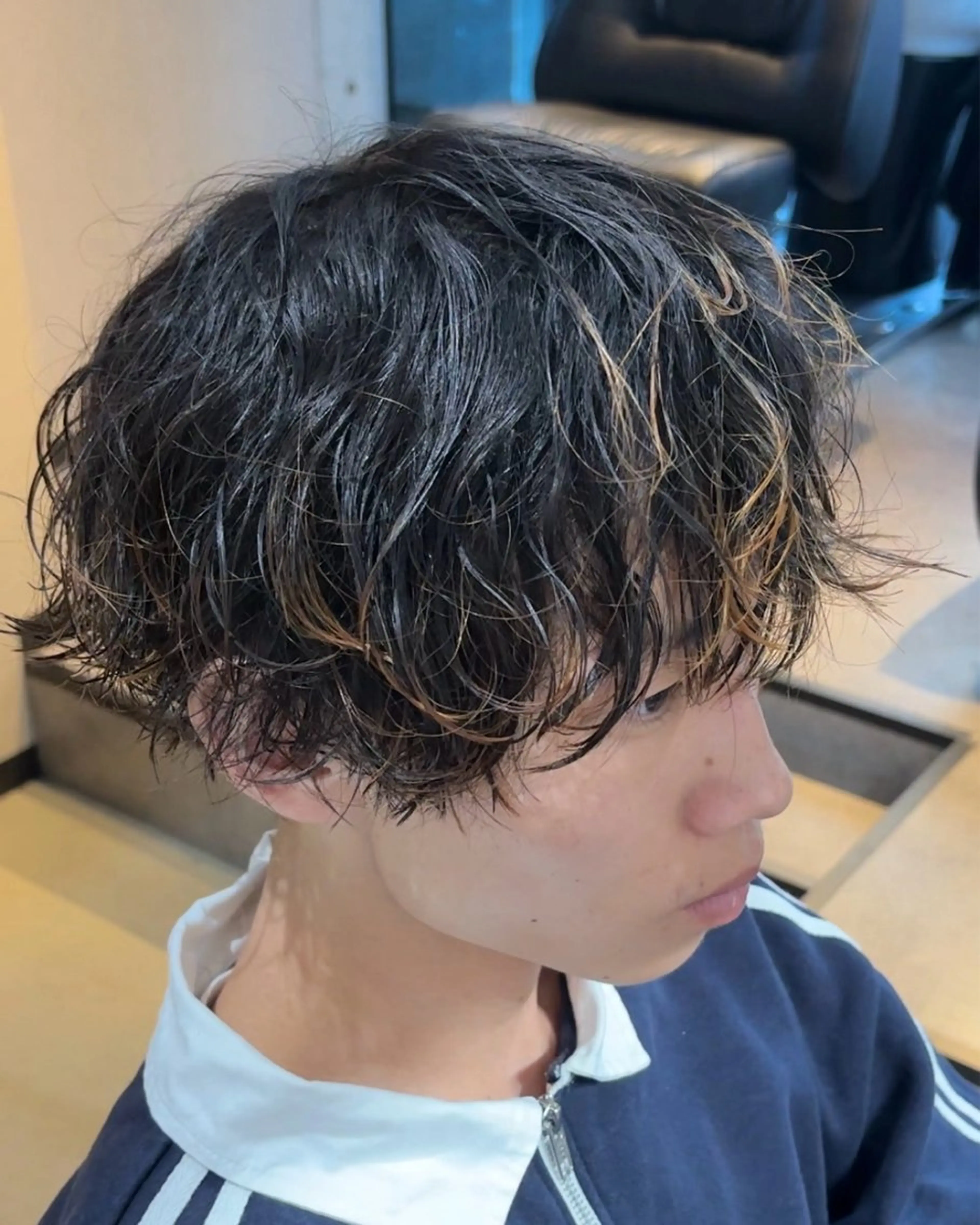 パーマ メンズ 会社で浮かない ビジネスヘア/心斎橋のヘアスタイル