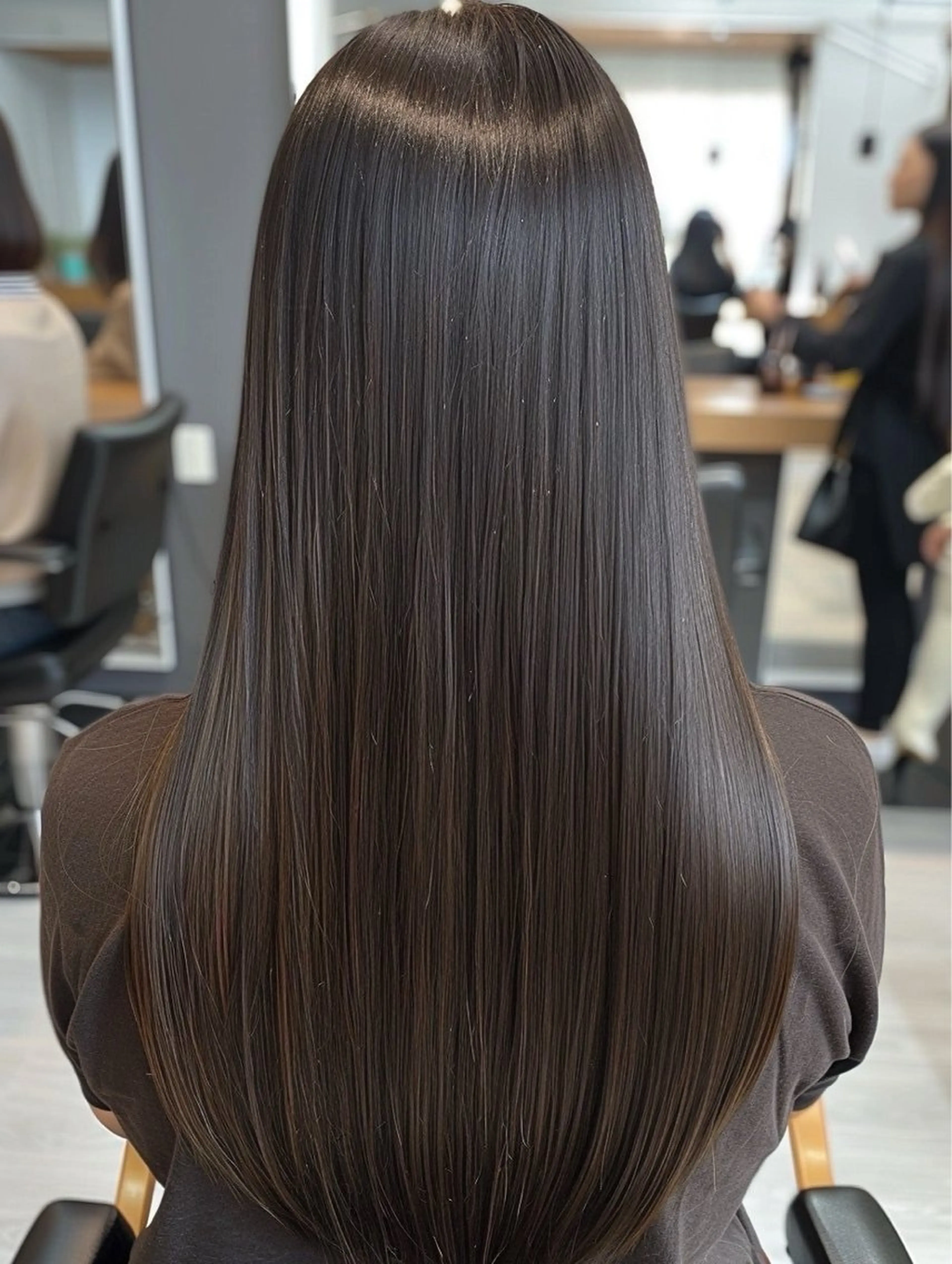 ミディアム modek's tokyo所属・顔周りレイヤー ☺︎shunのヘアスタイル