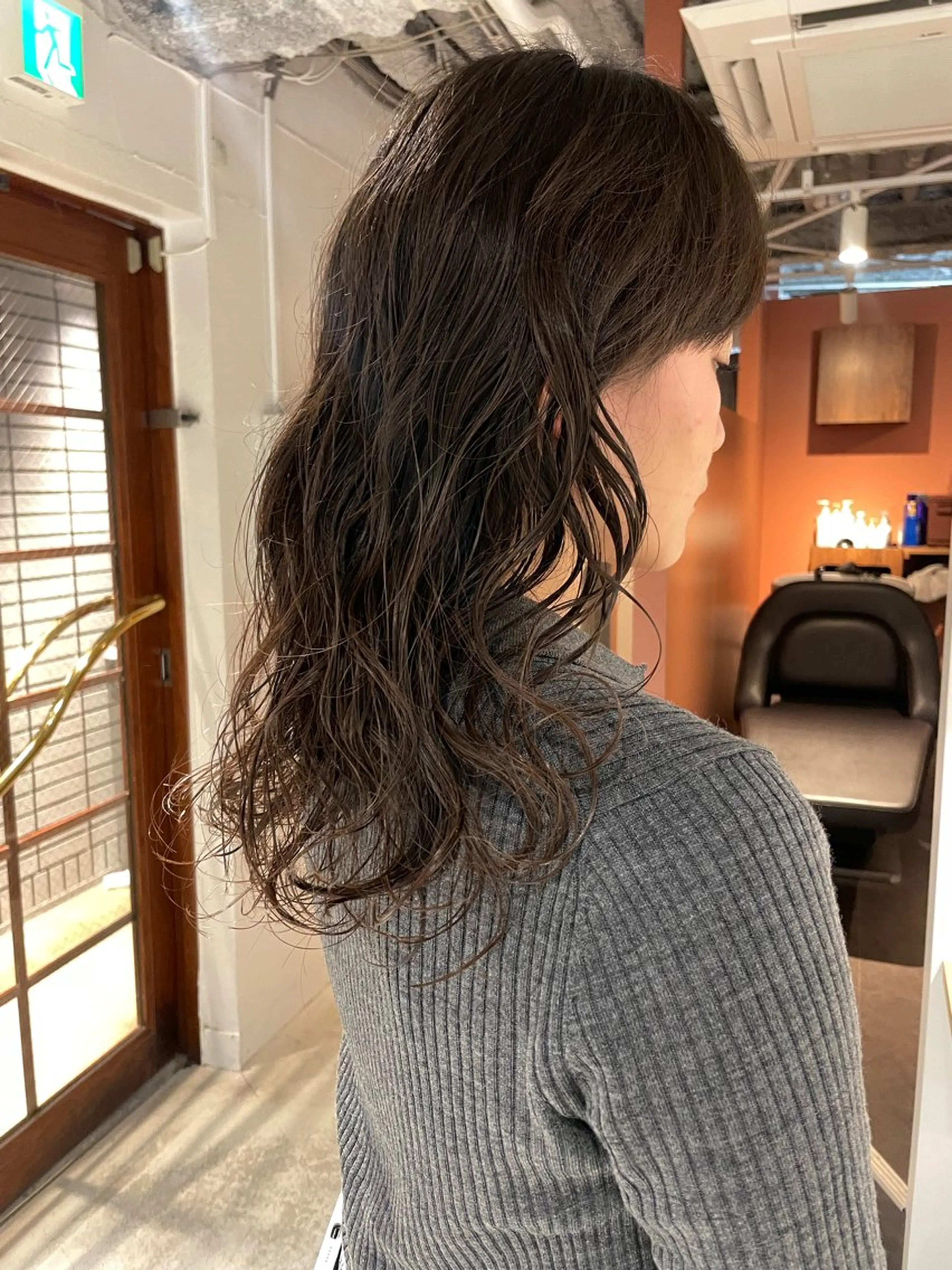 ミディアム パーマ ミディアムパーマ ニュアンスパーマ レイヤー×初 パーマ|hinakoのヘアスタイル