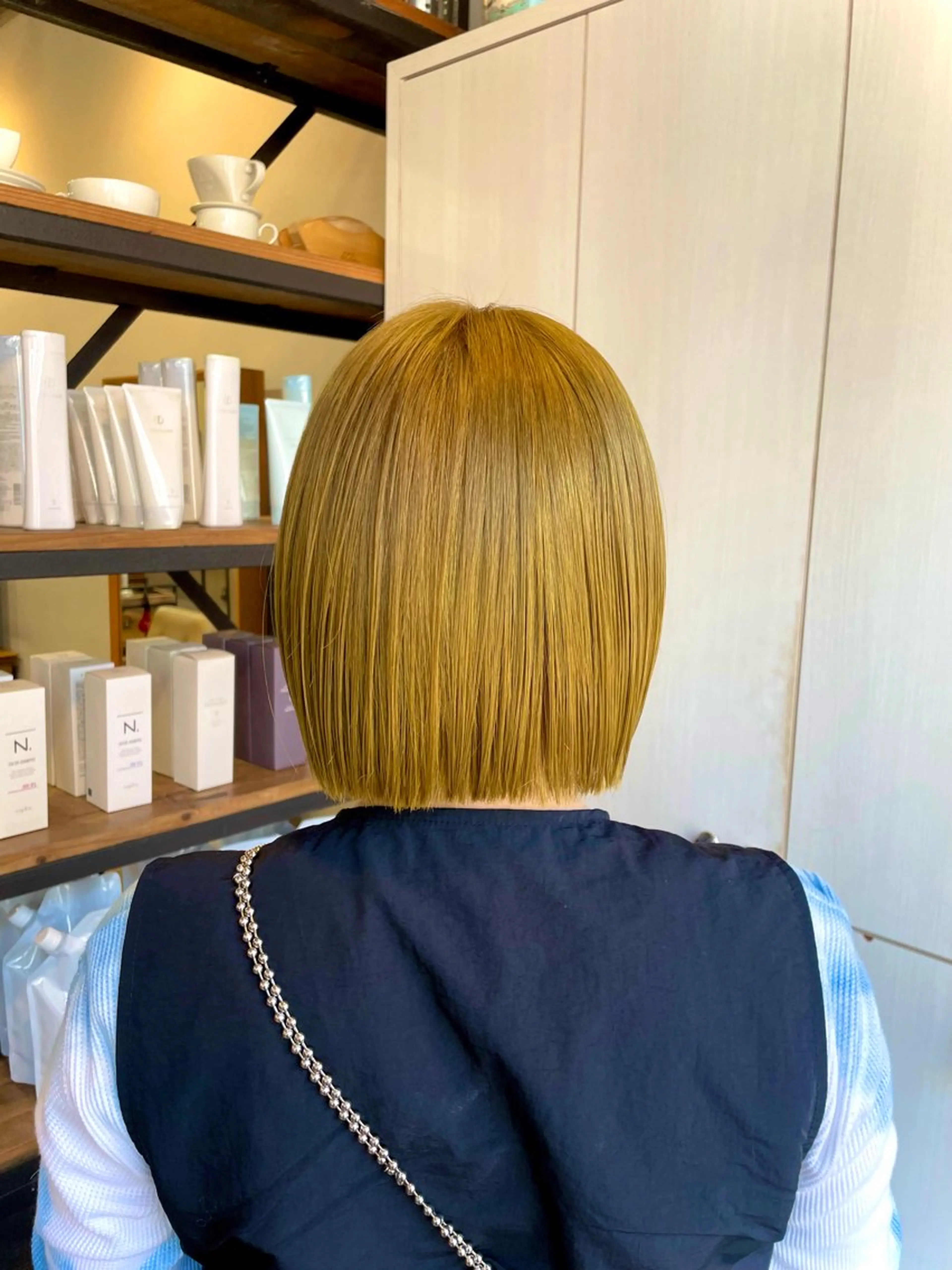 ショート ヘアカラー オオシマ ミユのヘアスタイル