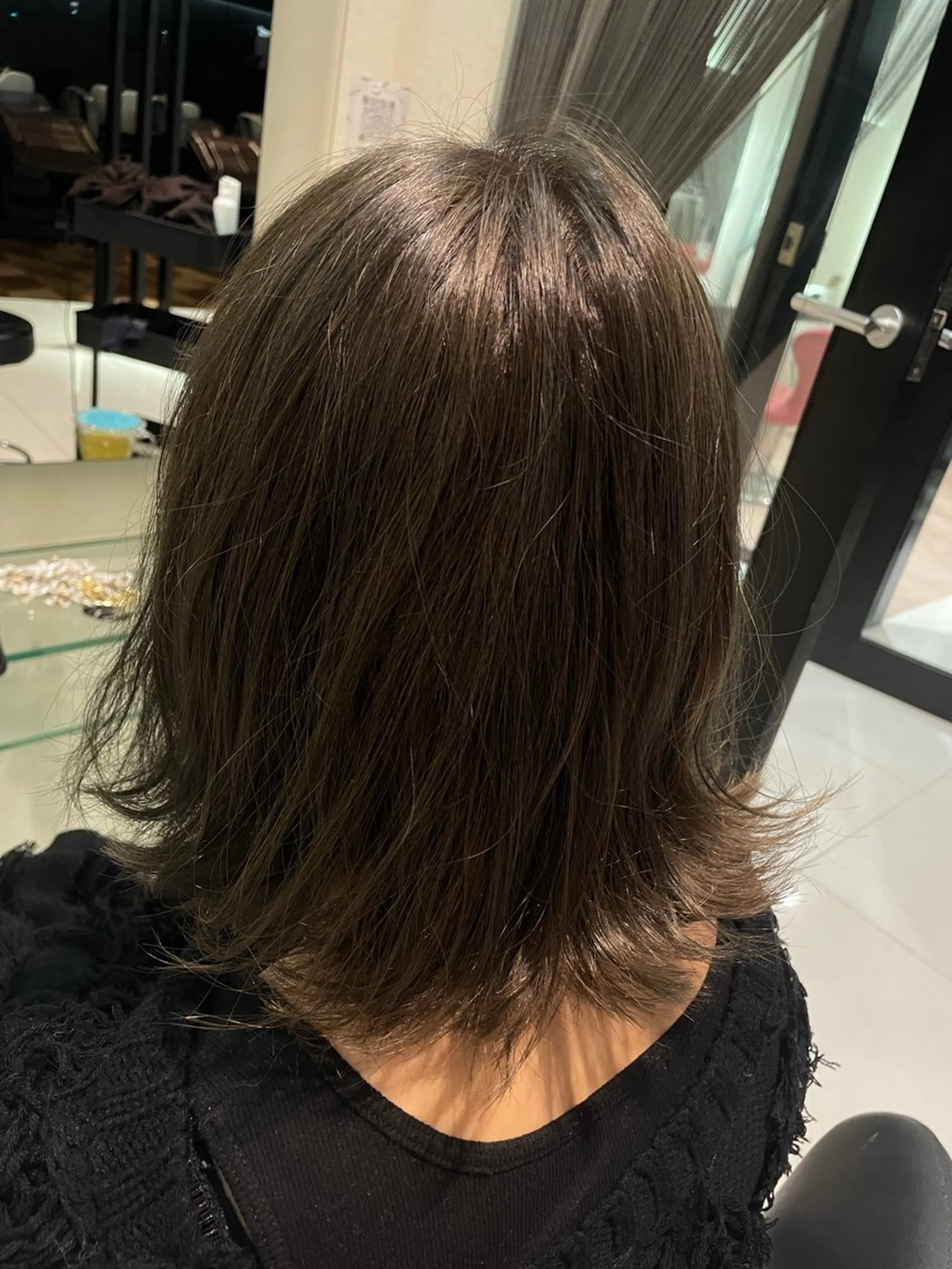 セミロング カラー 今野 優のヘアスタイル