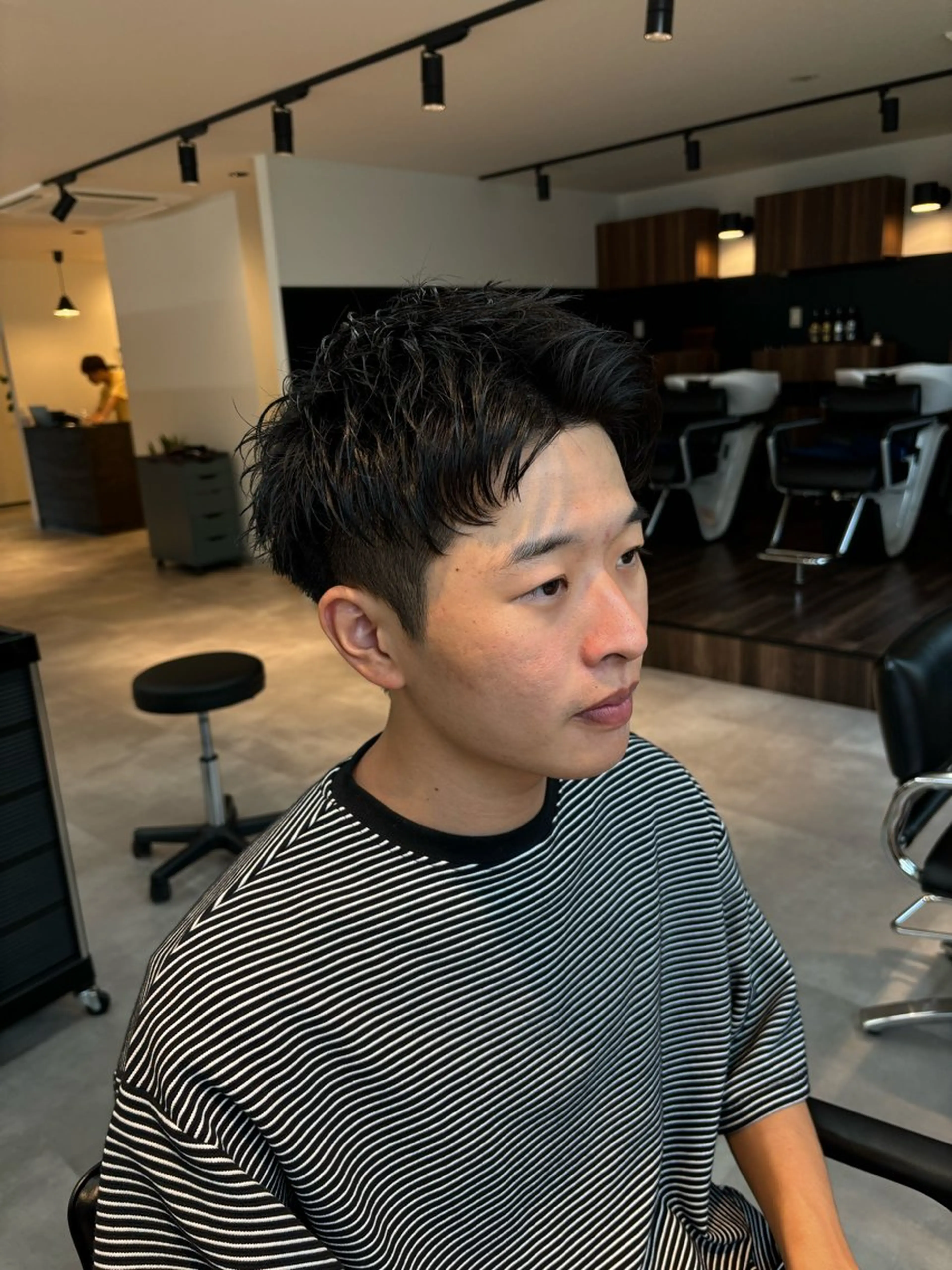 メンズ アップバング メンズショート スパイキーショート カット フェザーパーマ/韓国 /メンズカット保立のヘアスタイル