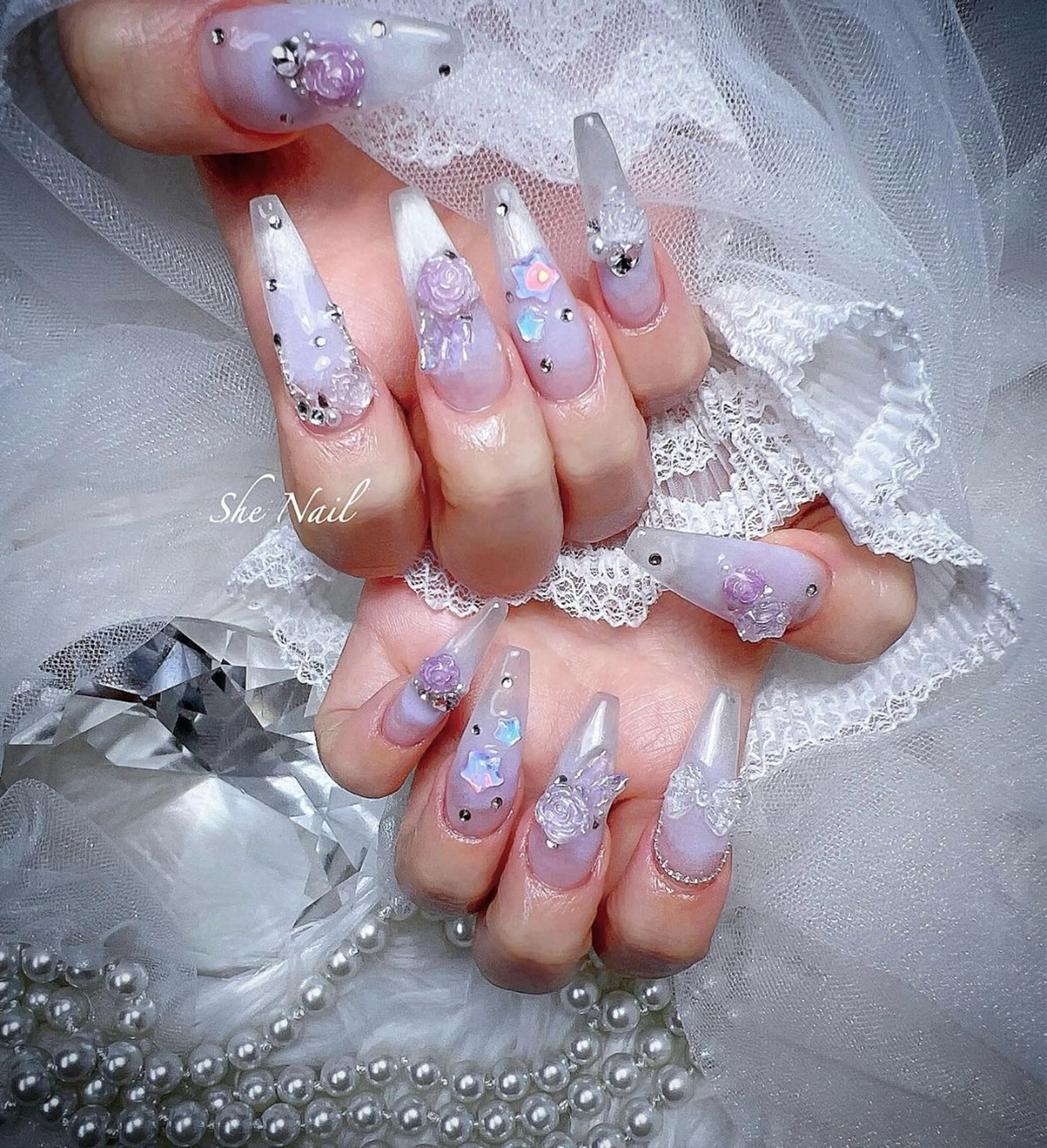 ネイル チークネイル 長さ出し フラッシュネイル グラデーション ラメ(グリッター) ハンドネイル She   Nail所属・ISA_ BELLAのネイルデザイン