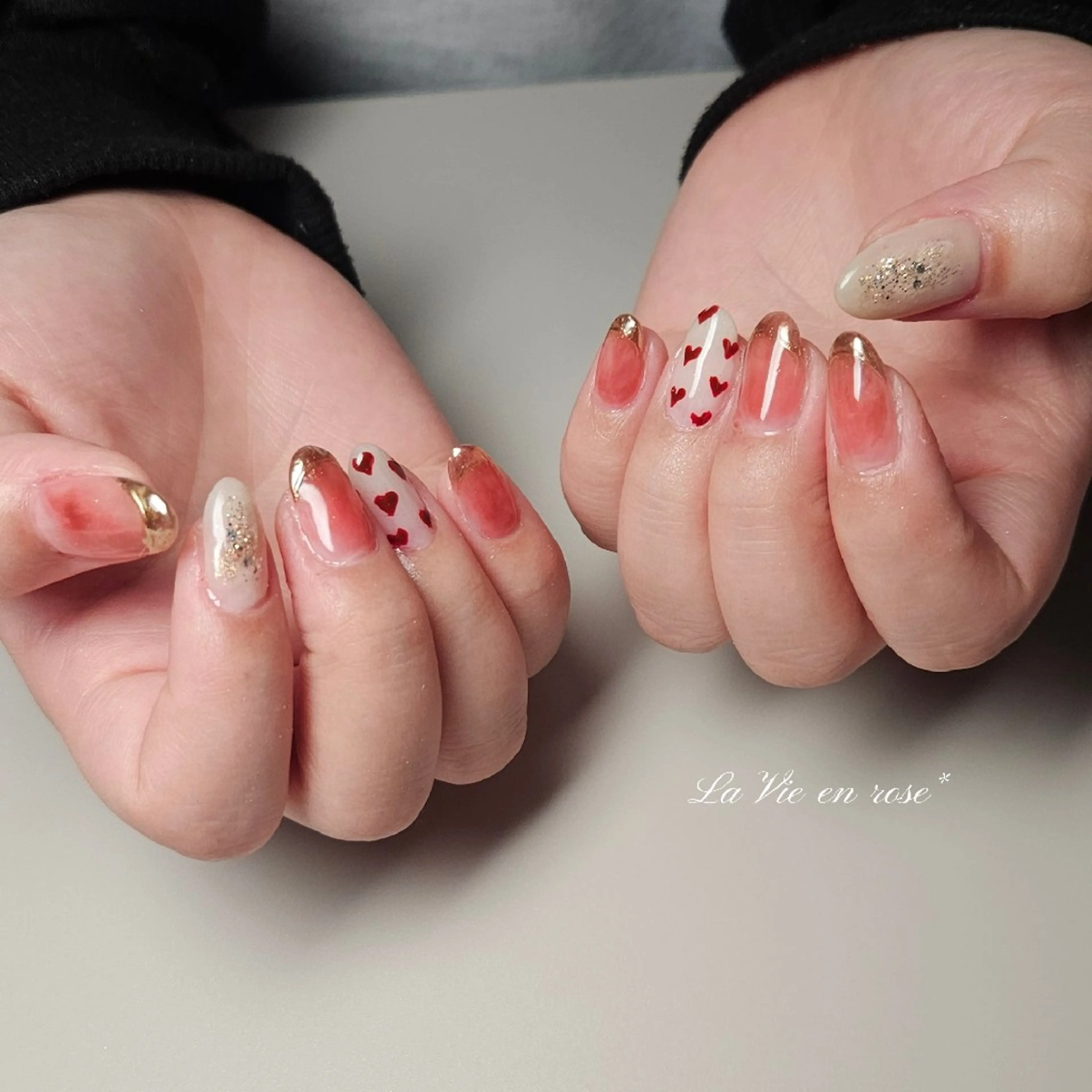 ネイル ハート ニュアンスネイル ラヴィアン ローズのネイルデザイン