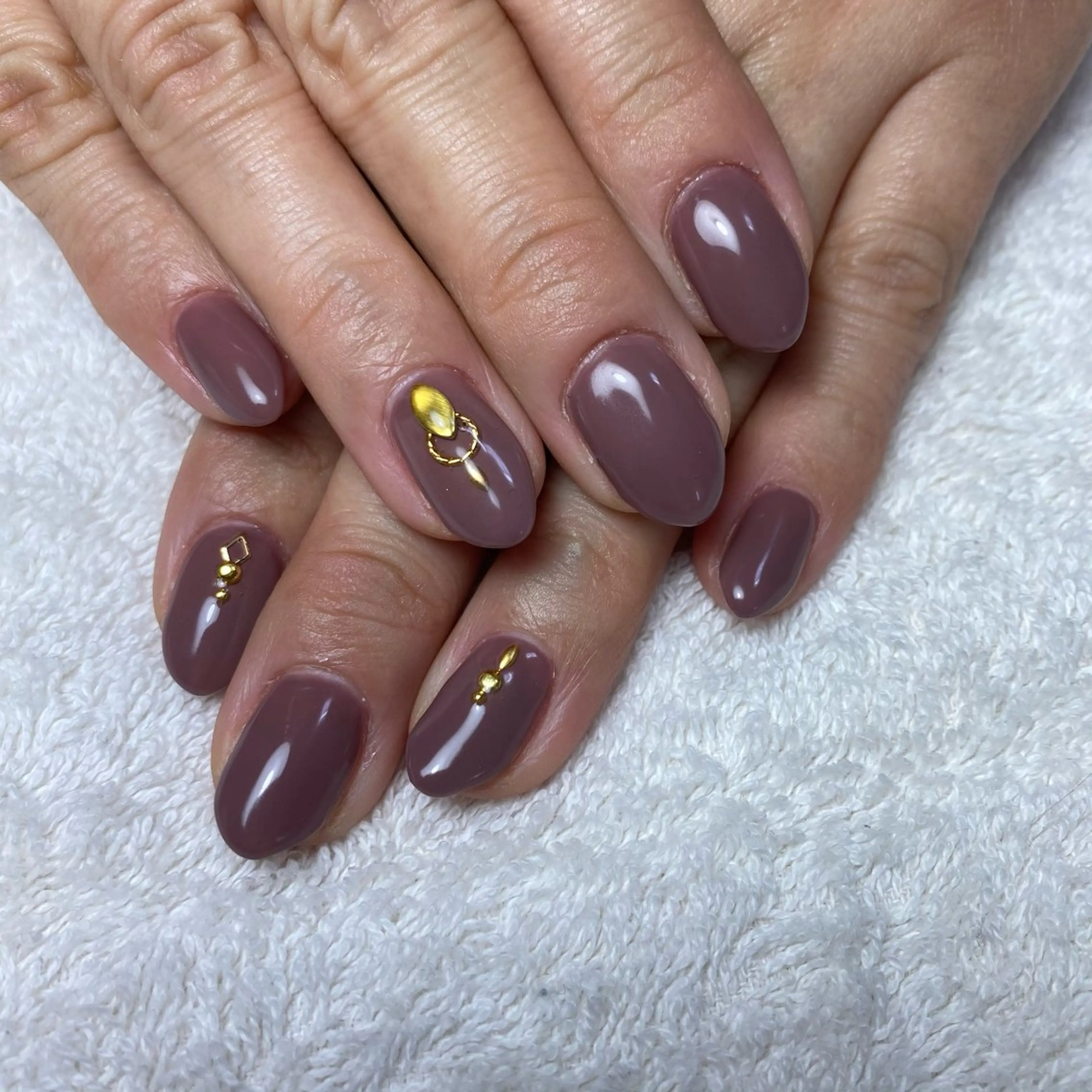 ネイル ブラウン ハンドネイル COCO+所属・COCO +のエステ・リラクイメージ