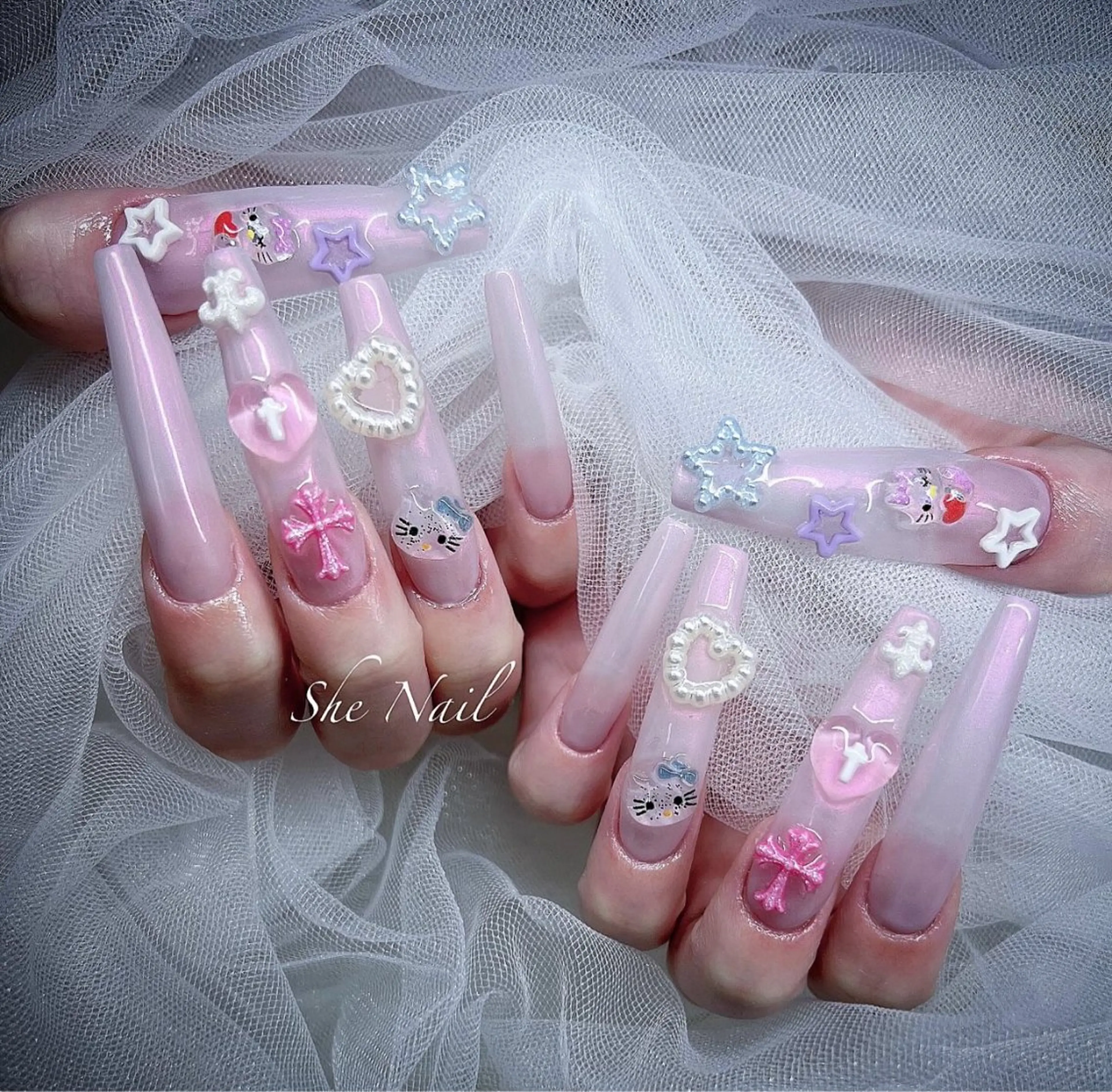 ネイル チークネイル 長さ出し フレンチネイル ガラスフレンチ マグネットネイル She   Nail所属・ISA_ BELLAのネイルデザイン