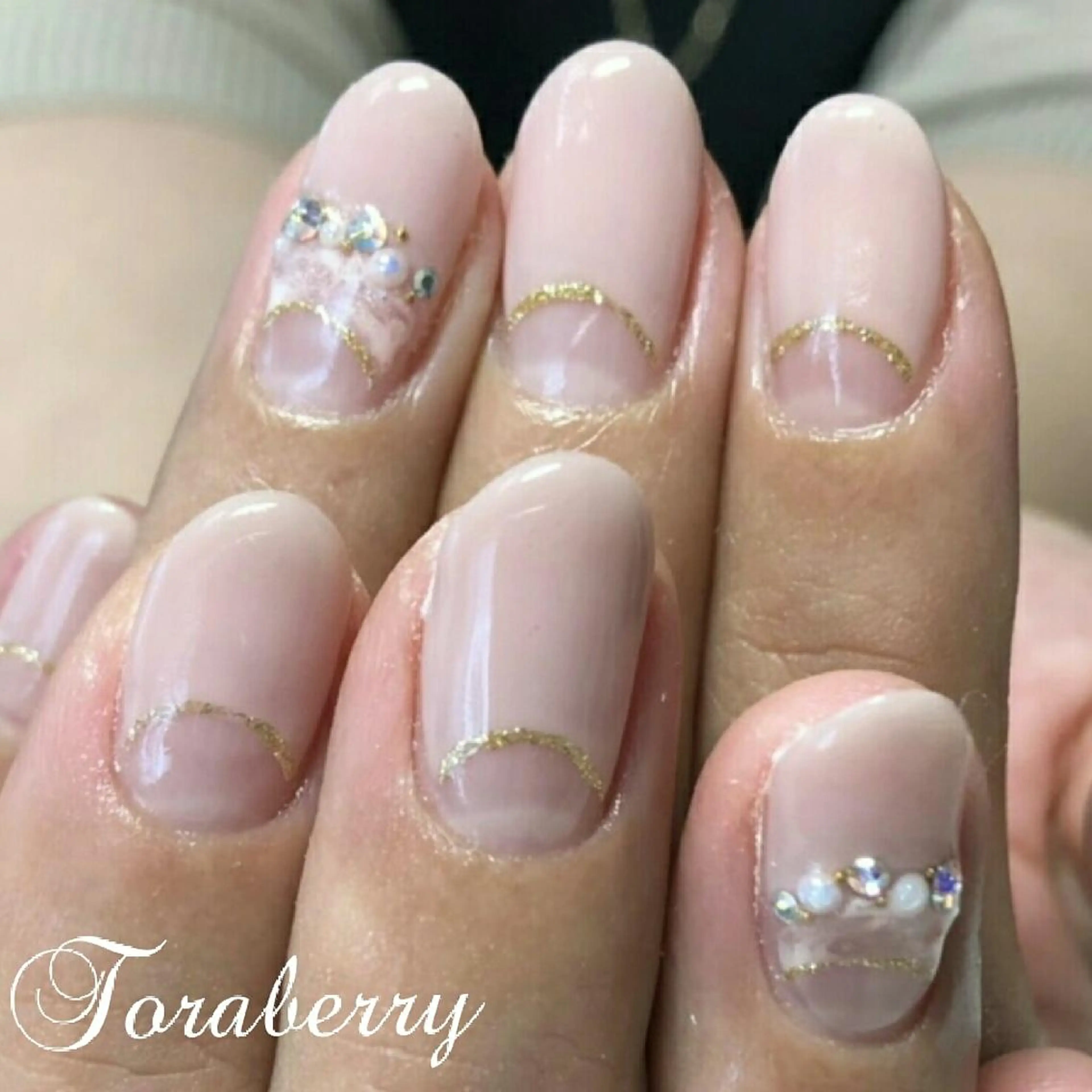 ネイル フレンチネイル 逆フレンチ ハンドネイル ネイリスト なつみのネイルデザイン