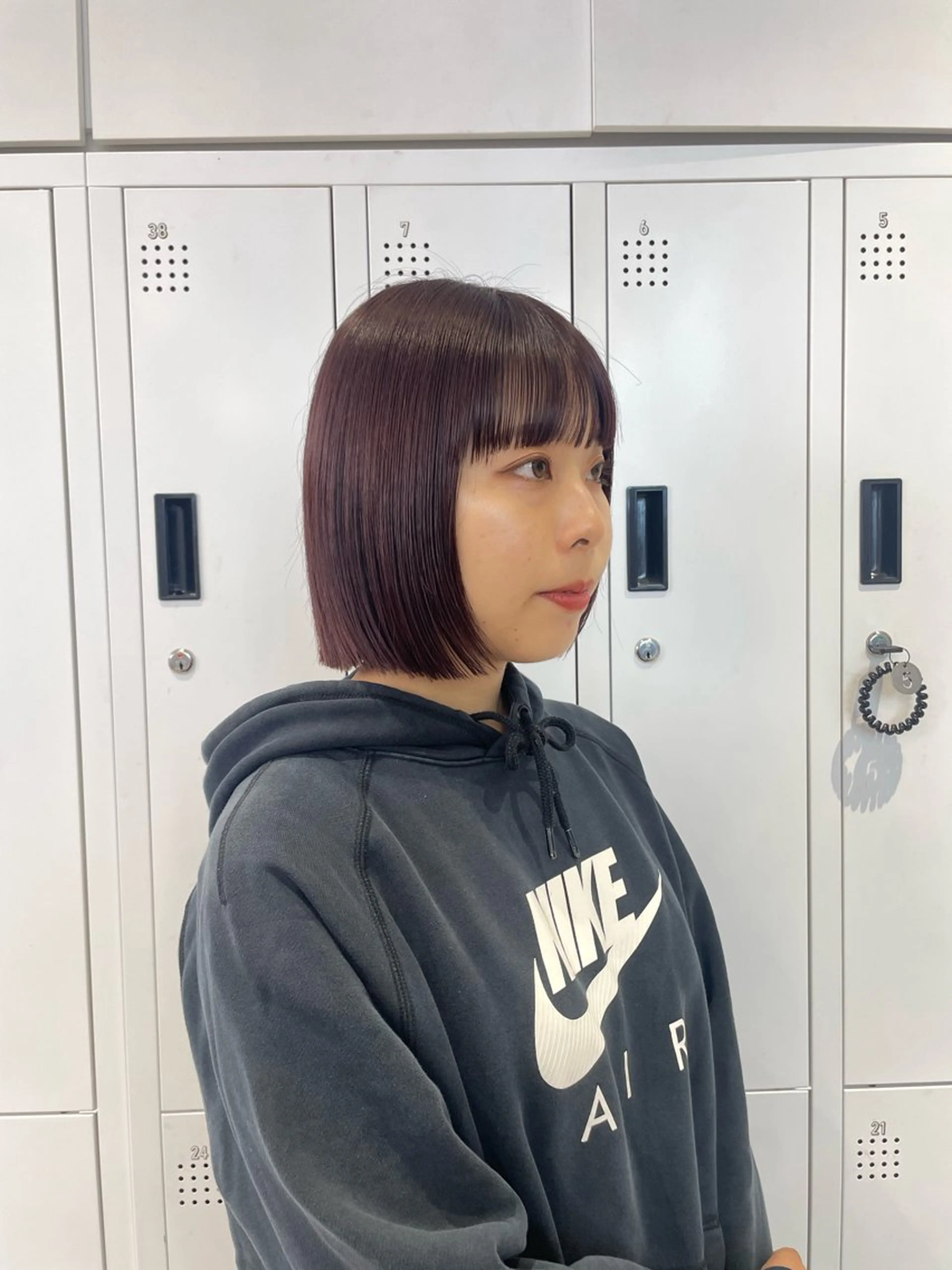 ショート カラー カット ヘアカラー 🌟暖色系ハイトーン 🌟AIのヘアスタイル