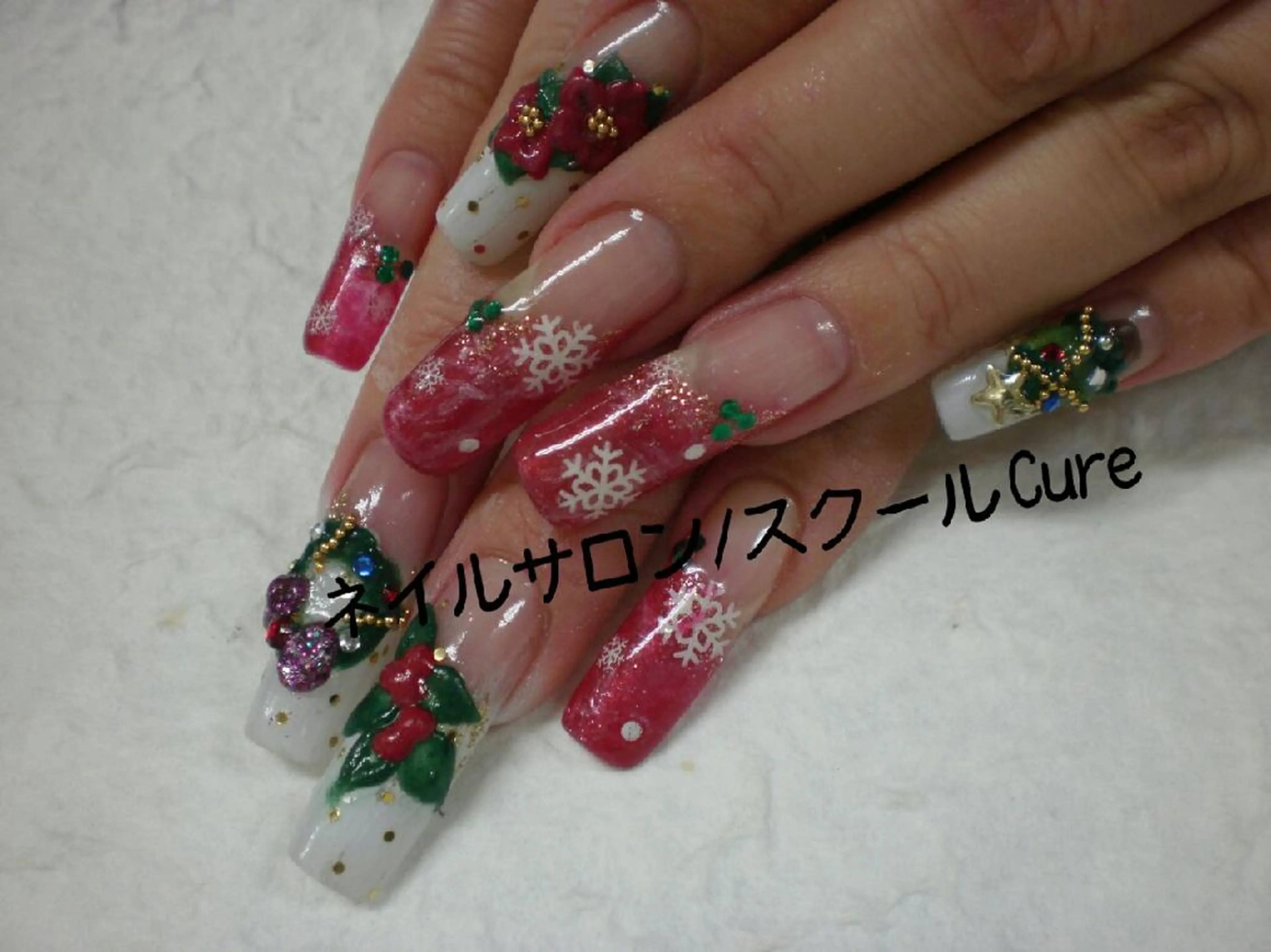 ロング ネイル クリスマス 冬ネイル クリスマス ネイルサロン Cureのネイルデザイン