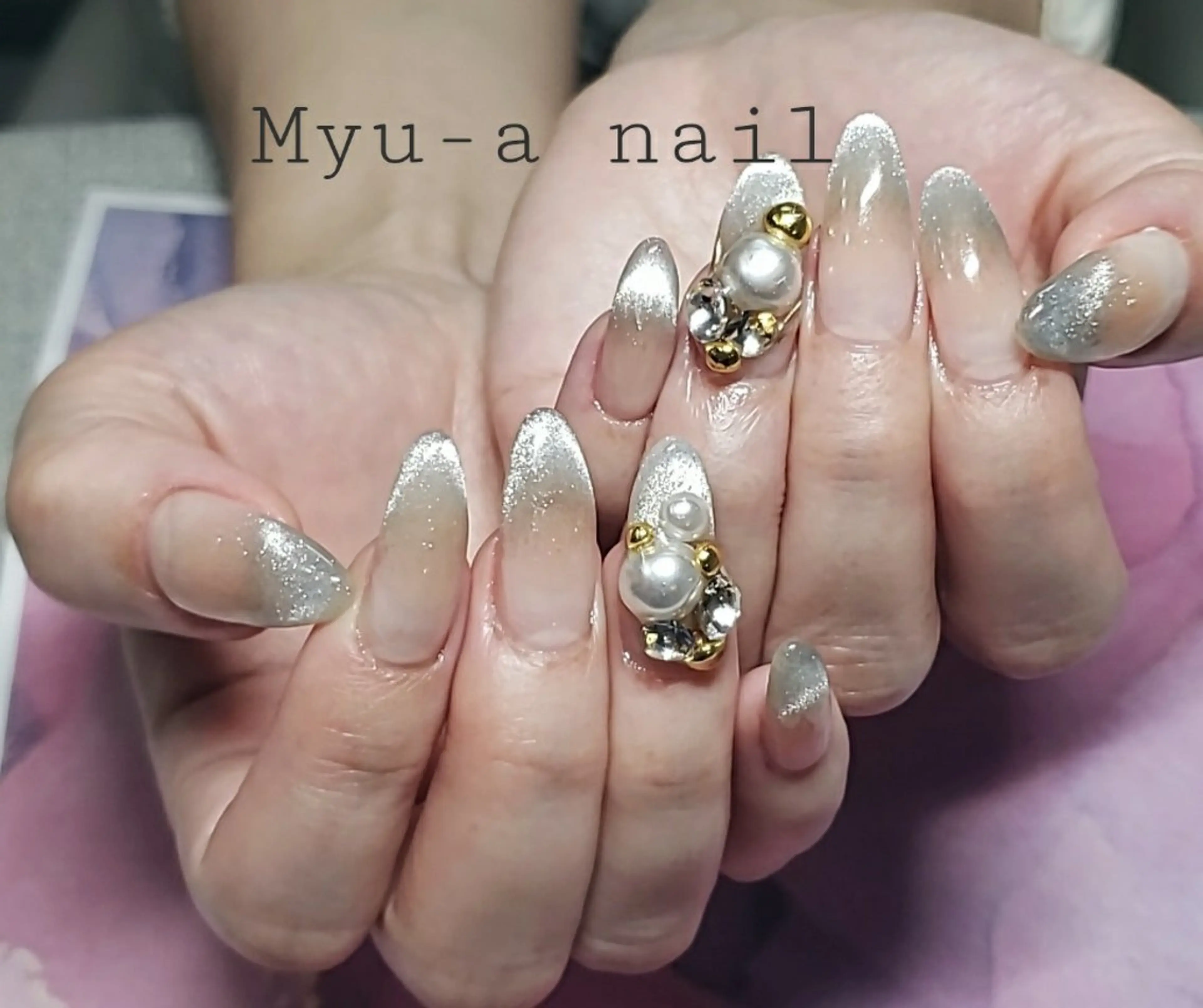 ネイル チークネイル グラデーション マグネットネイル シルバー Myu-a nail所属・Myu-a  　nailのネイルデザイン