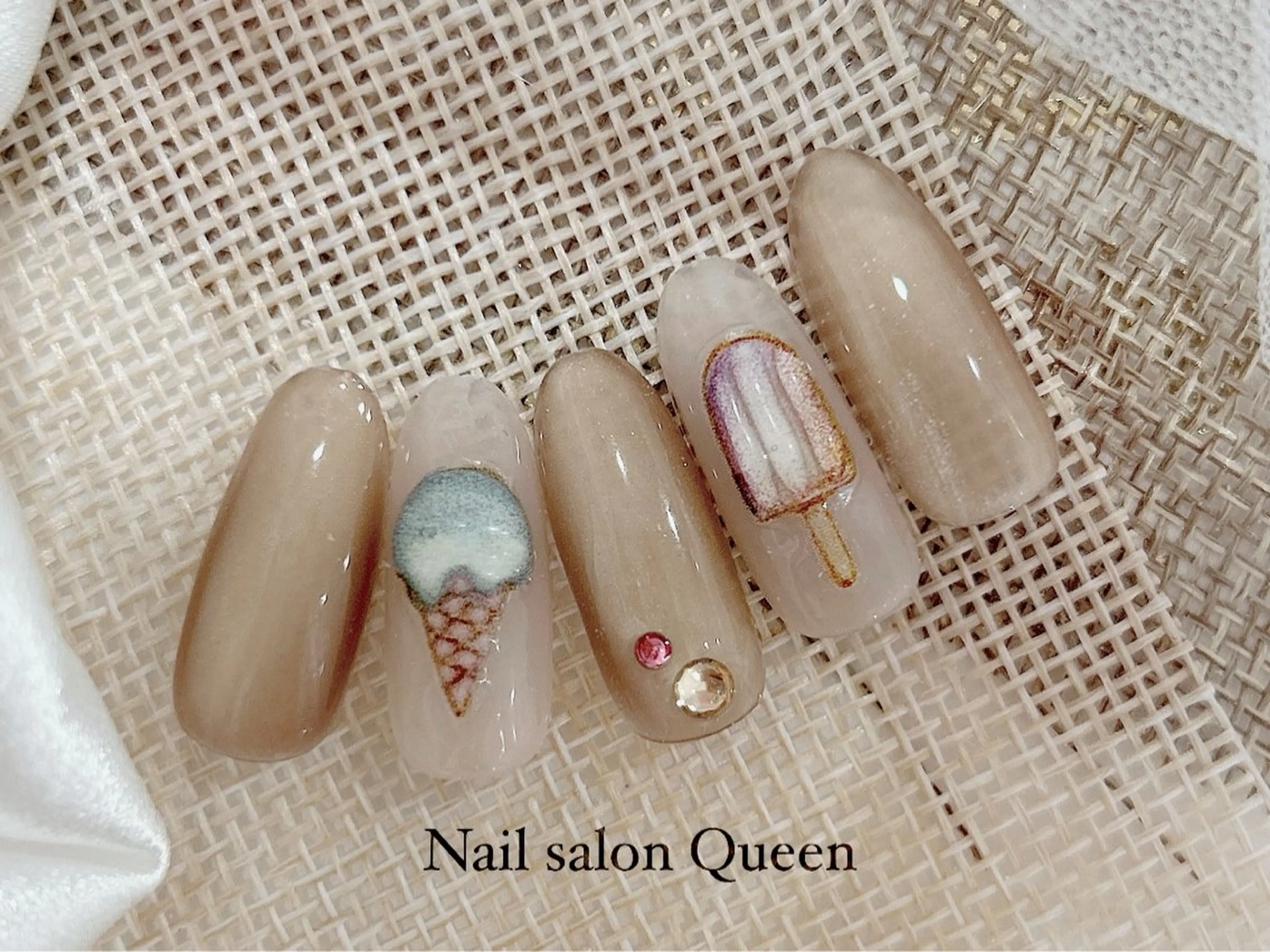 ネイル ハンドネイル ネイルサロンクイーン 東京/新宿/大久保のネイルデザイン
