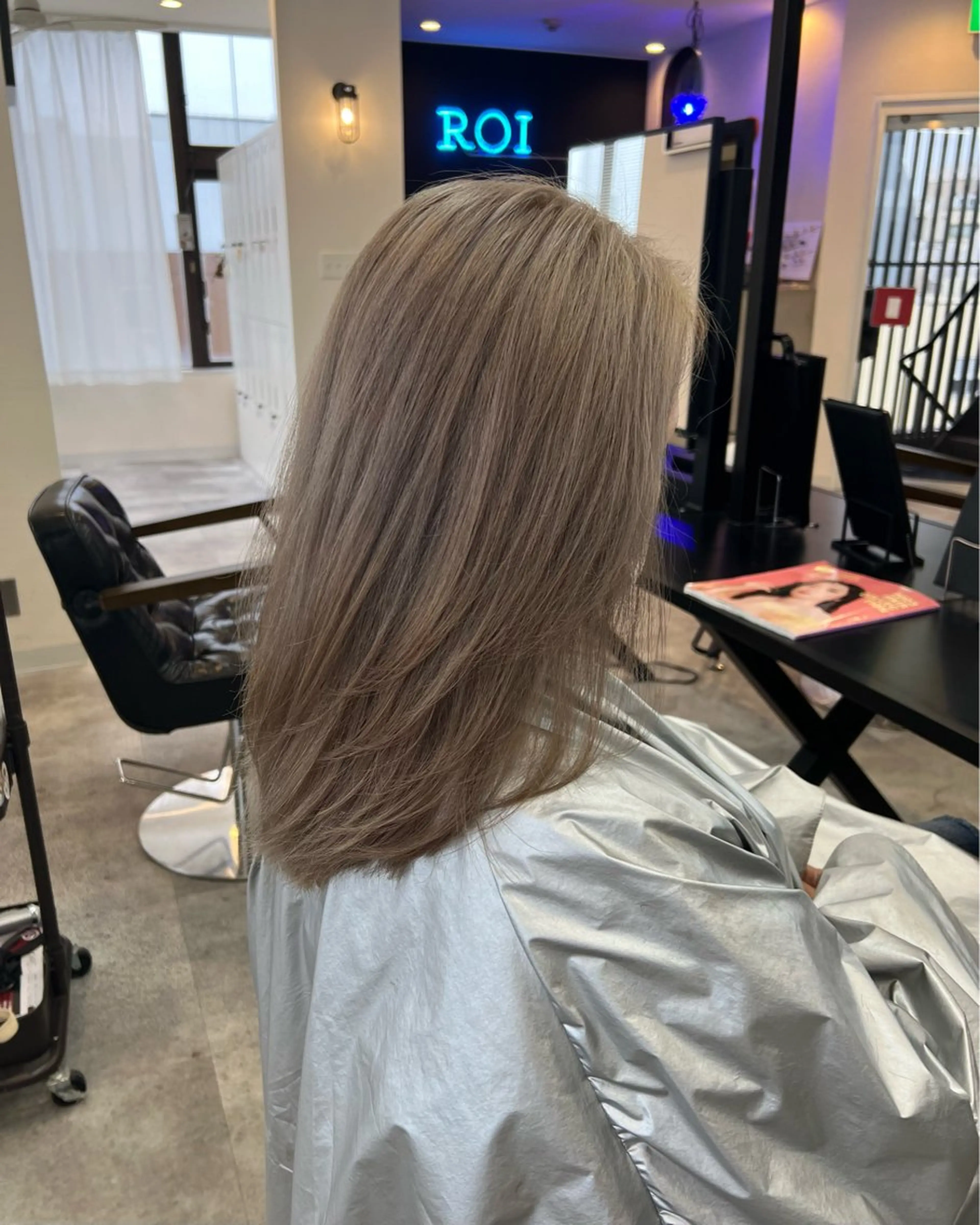 セミロング ヘアカラー トリートメント フリーダムマティーニ所属・藤本 翔己のヘアスタイル