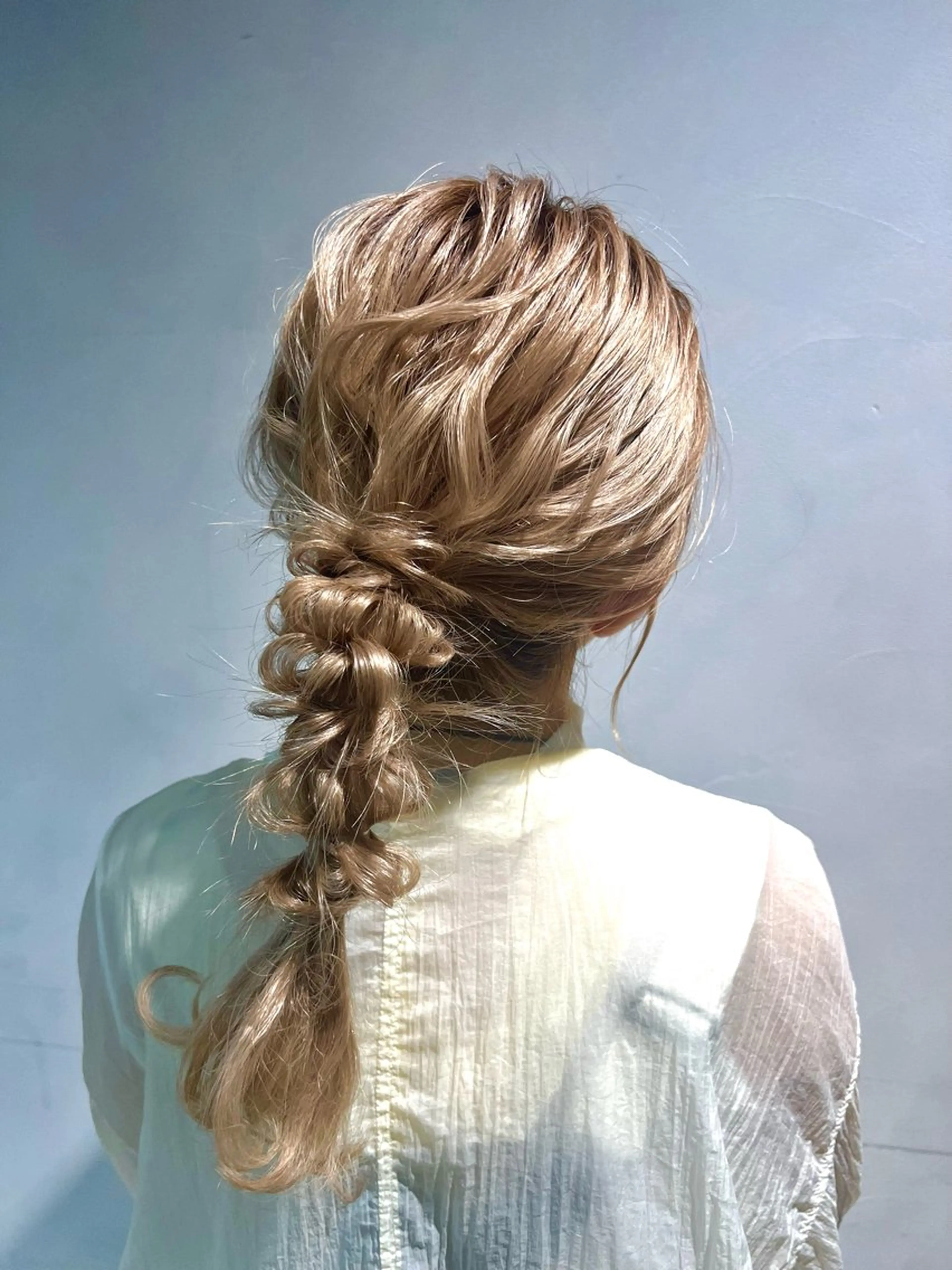 ロング カラー ヘアアレンジ ブリーチ ハイトーンカラー 久保 嗣温のヘアスタイル