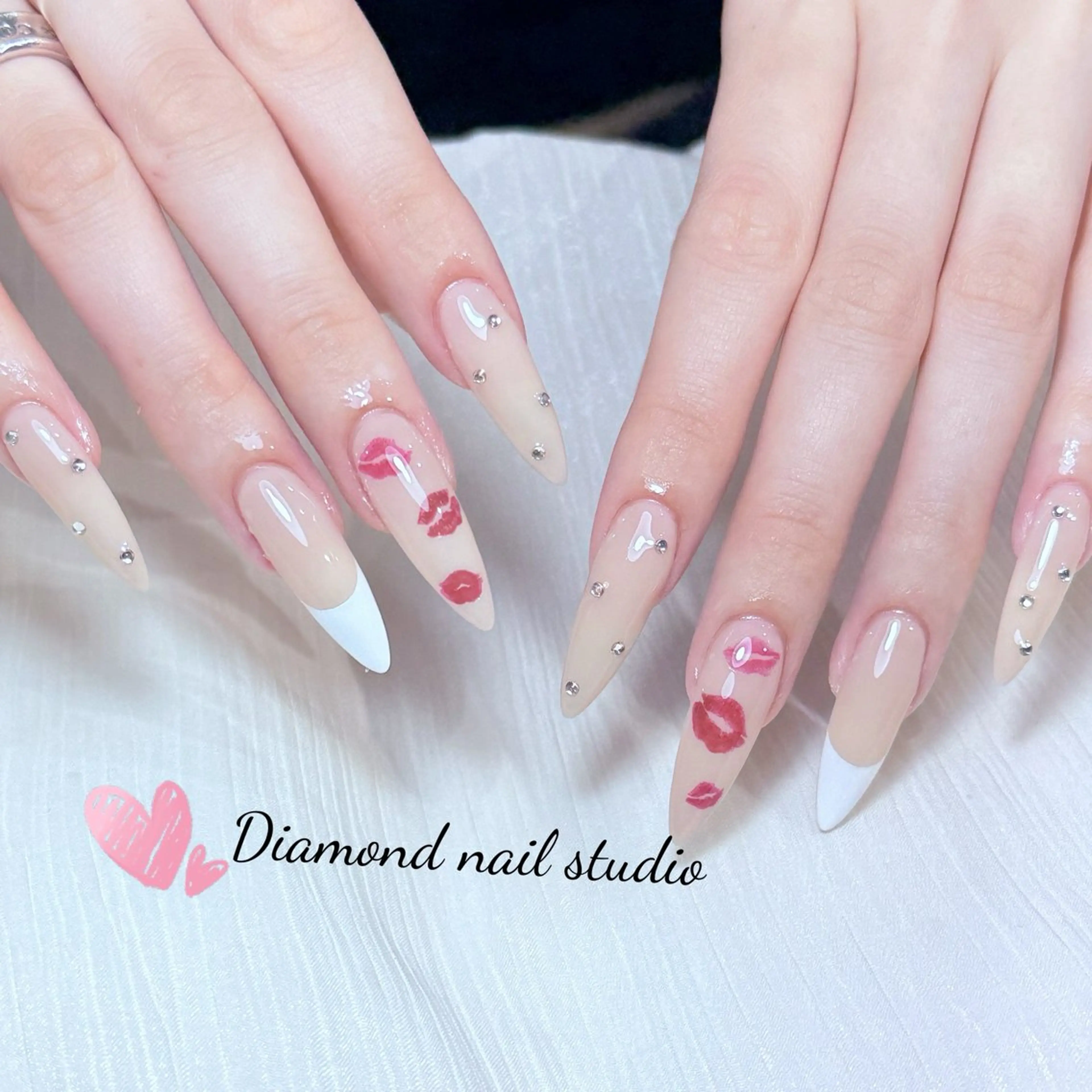 ネイル アートネイル オーロラネイル ガーリー キラキラネイル マグネットネイル ハンドネイル ハンドケア Diamond AYU💜のネイルデザイン