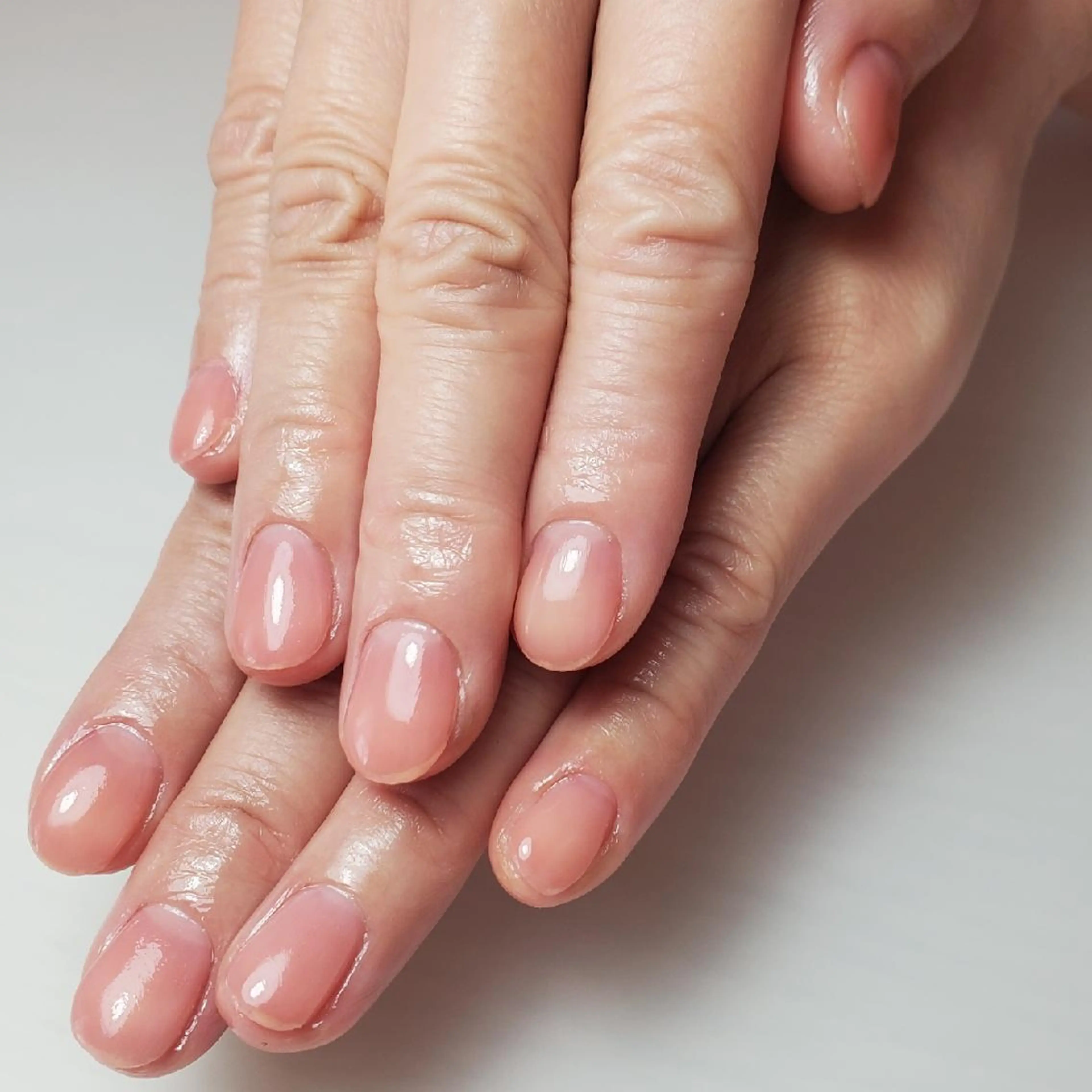 ネイル オフィスネイル ピンク ショートネイル nail_by_ yoshiiのネイルデザイン