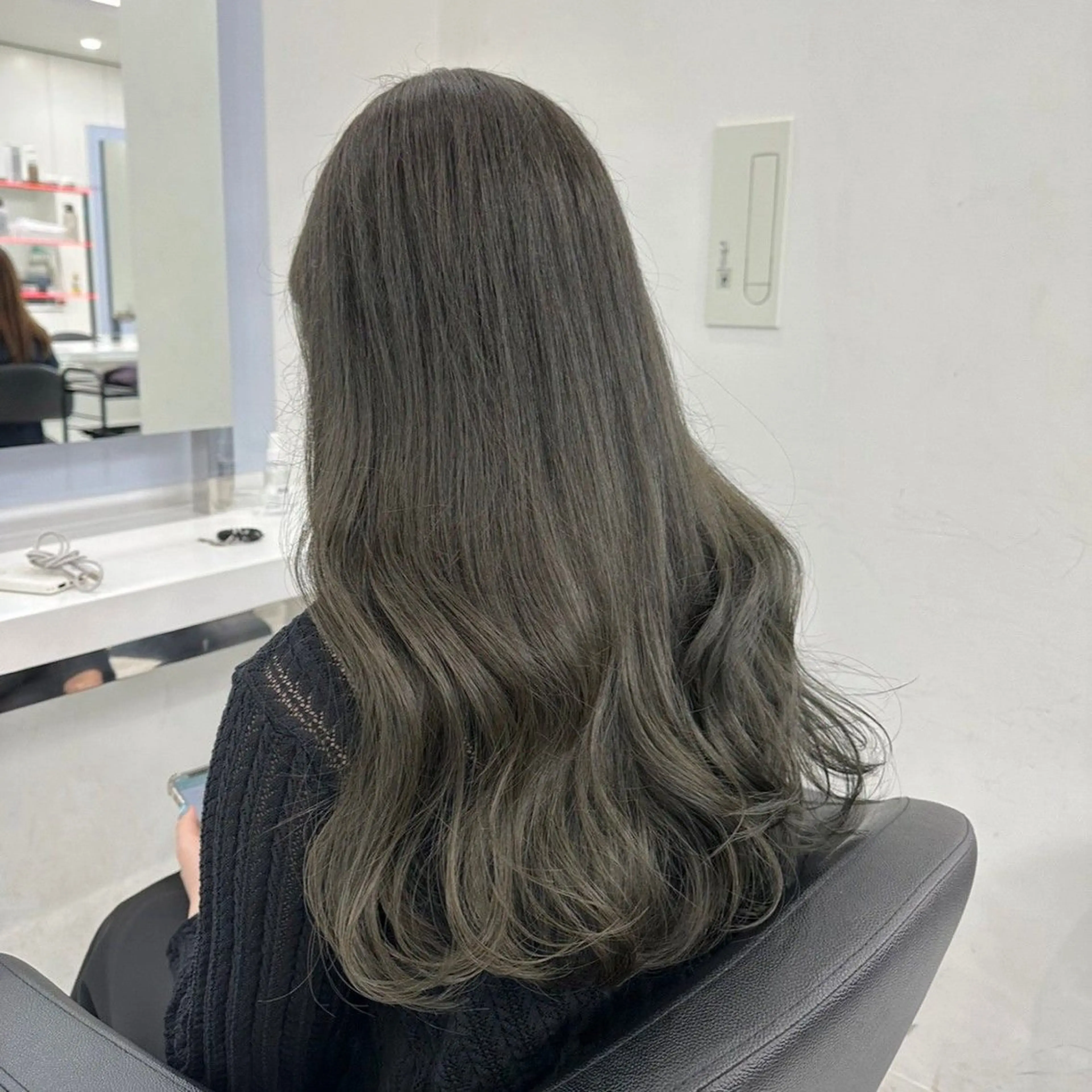 ロング カラー レイヤーカット🪽 𝐼𝐾𝑈𝑀𝐼のヘアスタイル