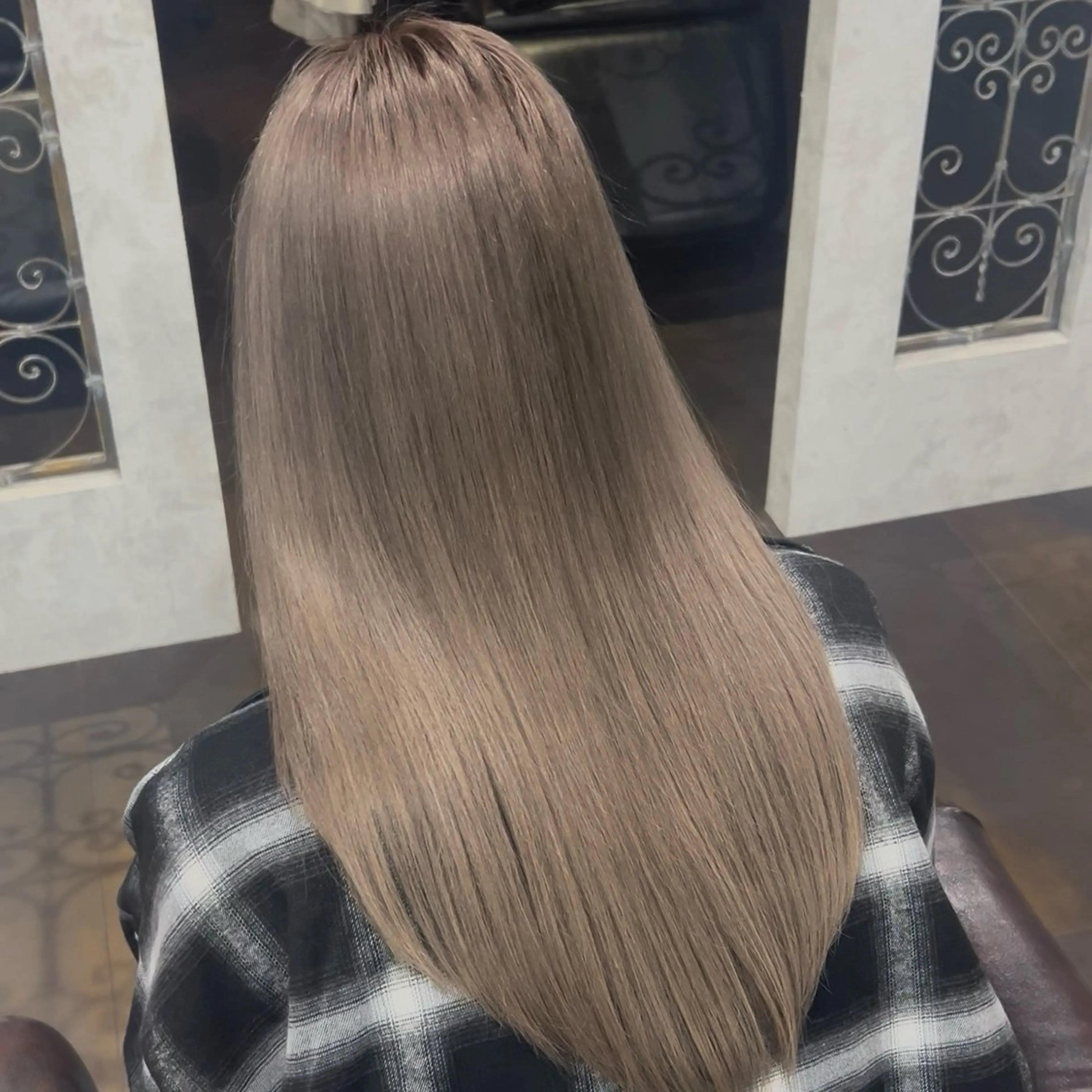 セミロング ヘアカラー 💙透明感カラー推し 🇰🇷ココロ🦋のヘアスタイル