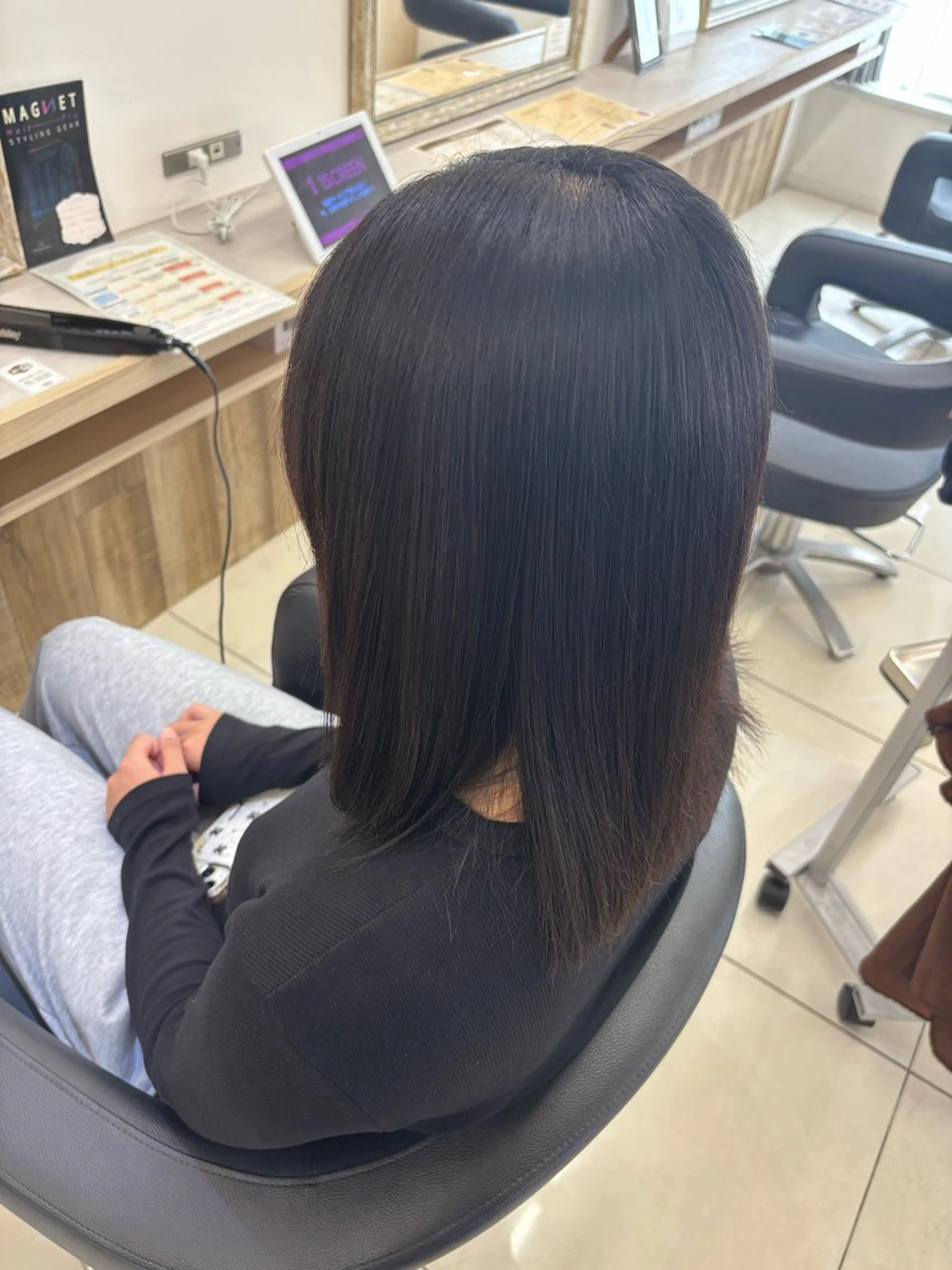 ミディアム 縮毛矯正 Revie hair所属・山本 紅葉のヘアスタイル