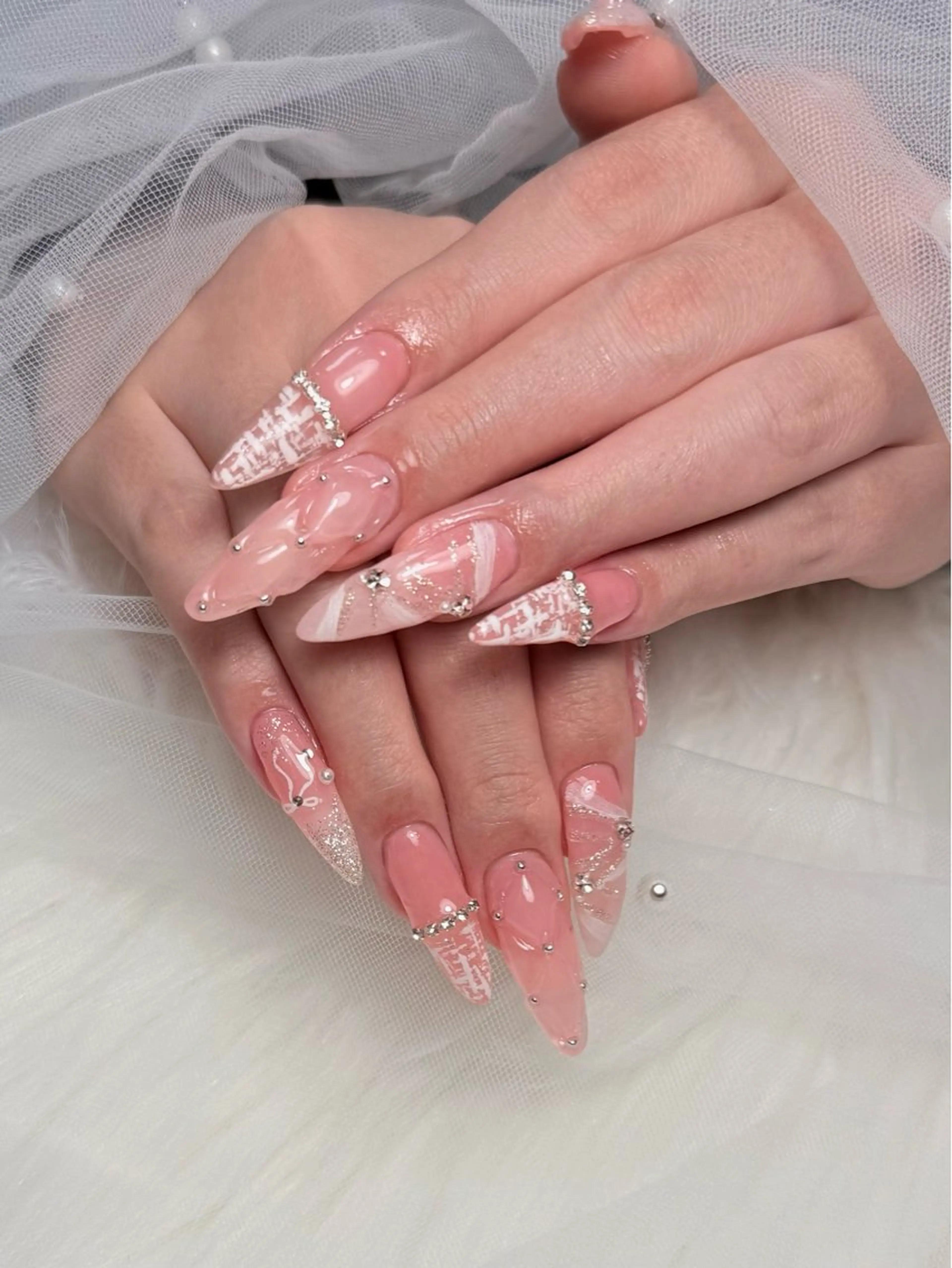 セミロング 韓国風ヘア ハンドネイル 🌹Belle Nail🌹のネイルデザイン