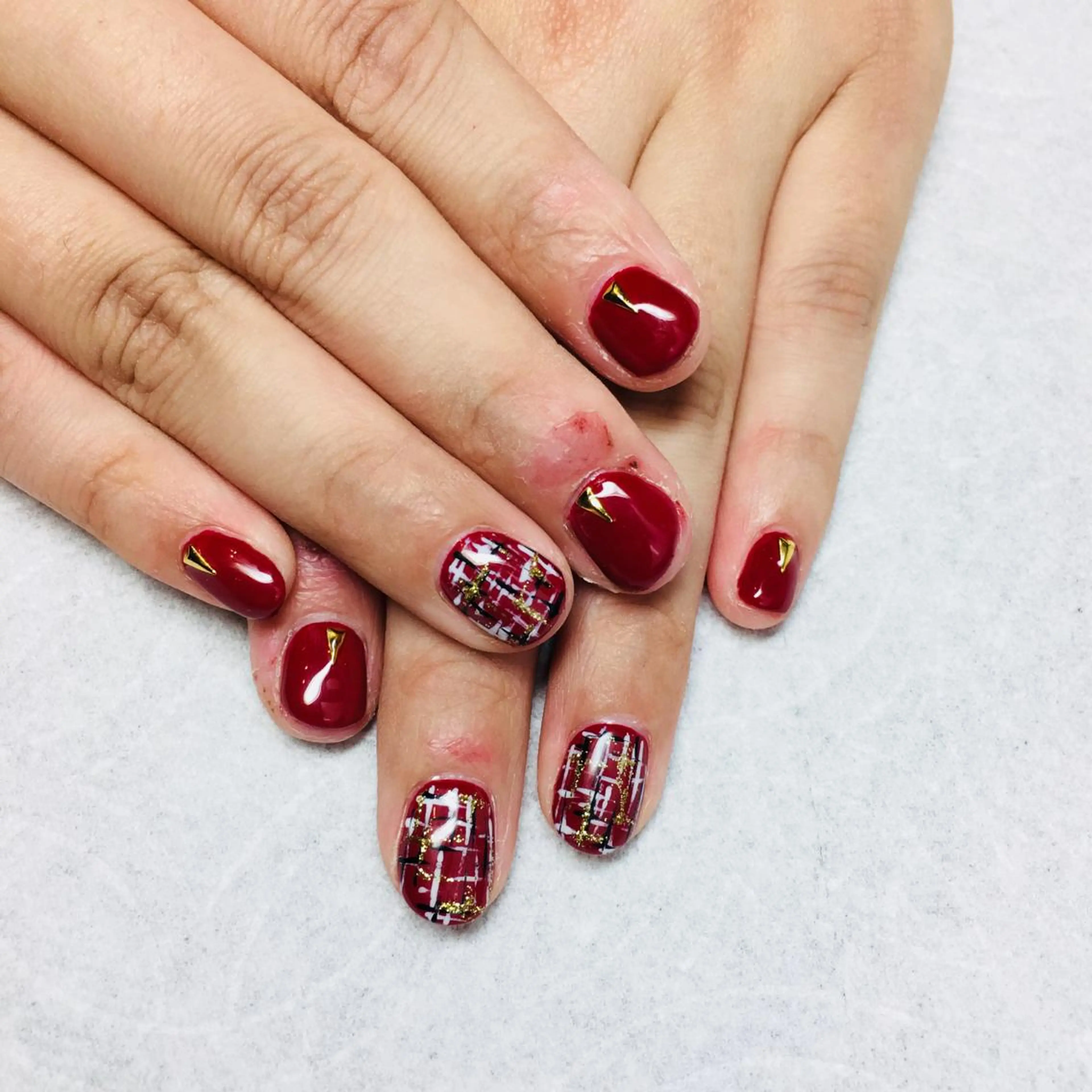 ネイル ボルドー ツイードネイル THECOLORS所属・近貞 莉奈のネイルデザイン