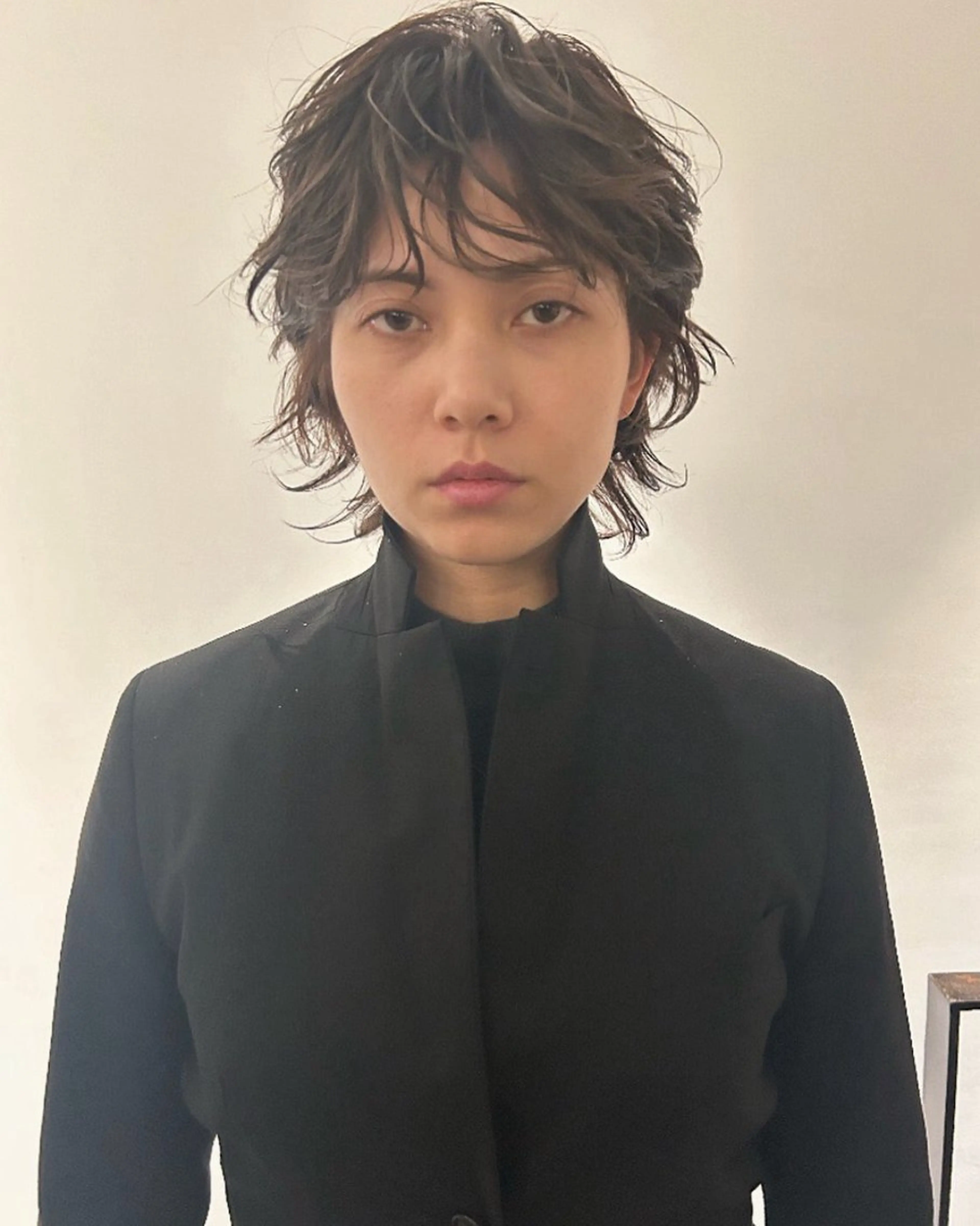 ショート カラー ショートレイヤー レイヤーカット ショートヘア ウルフカット カット ヘアカラー トリートメント Loom.所属・村上雅人 ナチュラルモードのヘアスタイル