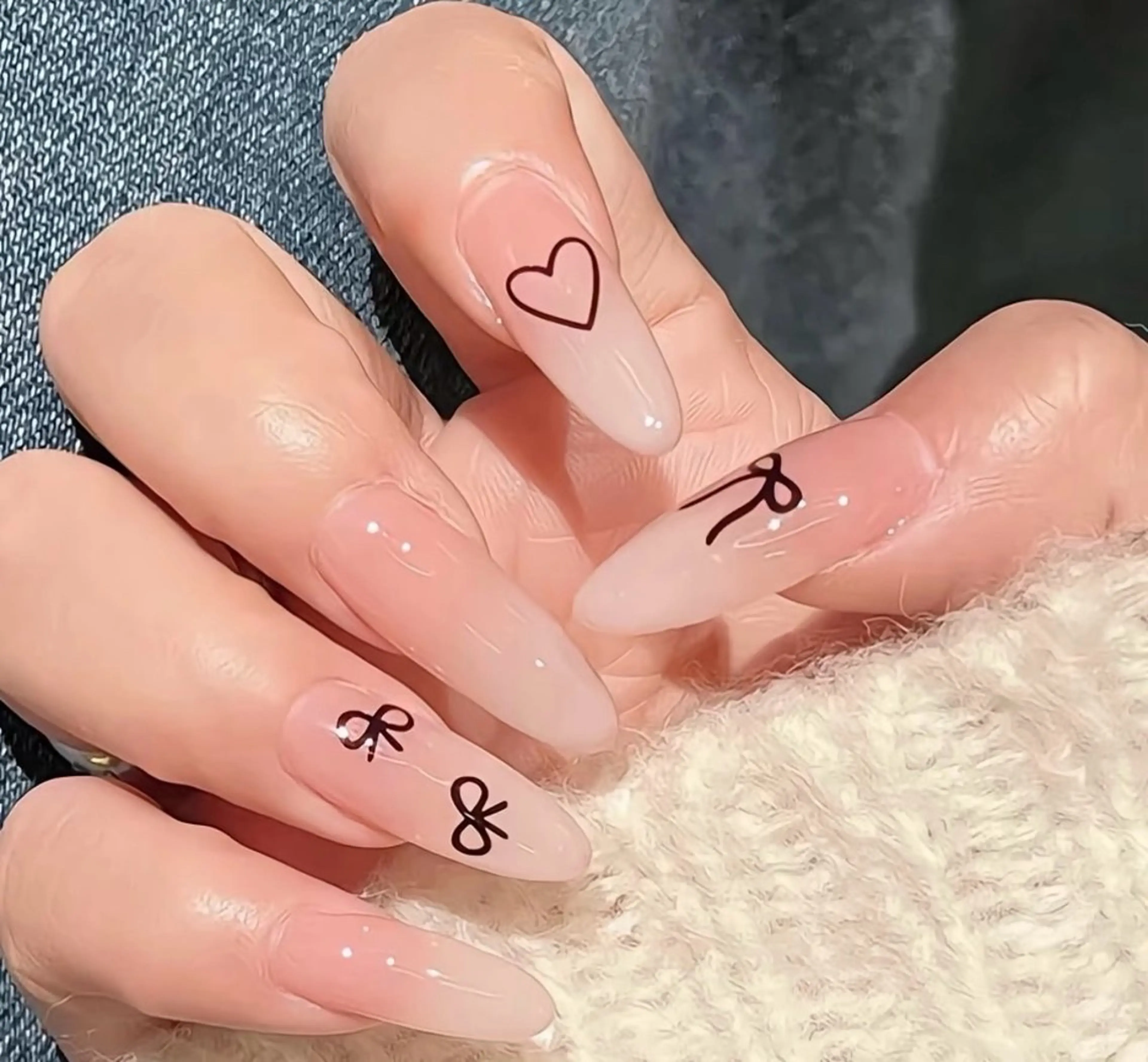 ネイル チークネイル 長さ出し フラワーネイル フレンチネイル ガーリー SunNail池袋駅 ワンホンネイルのネイルデザイン