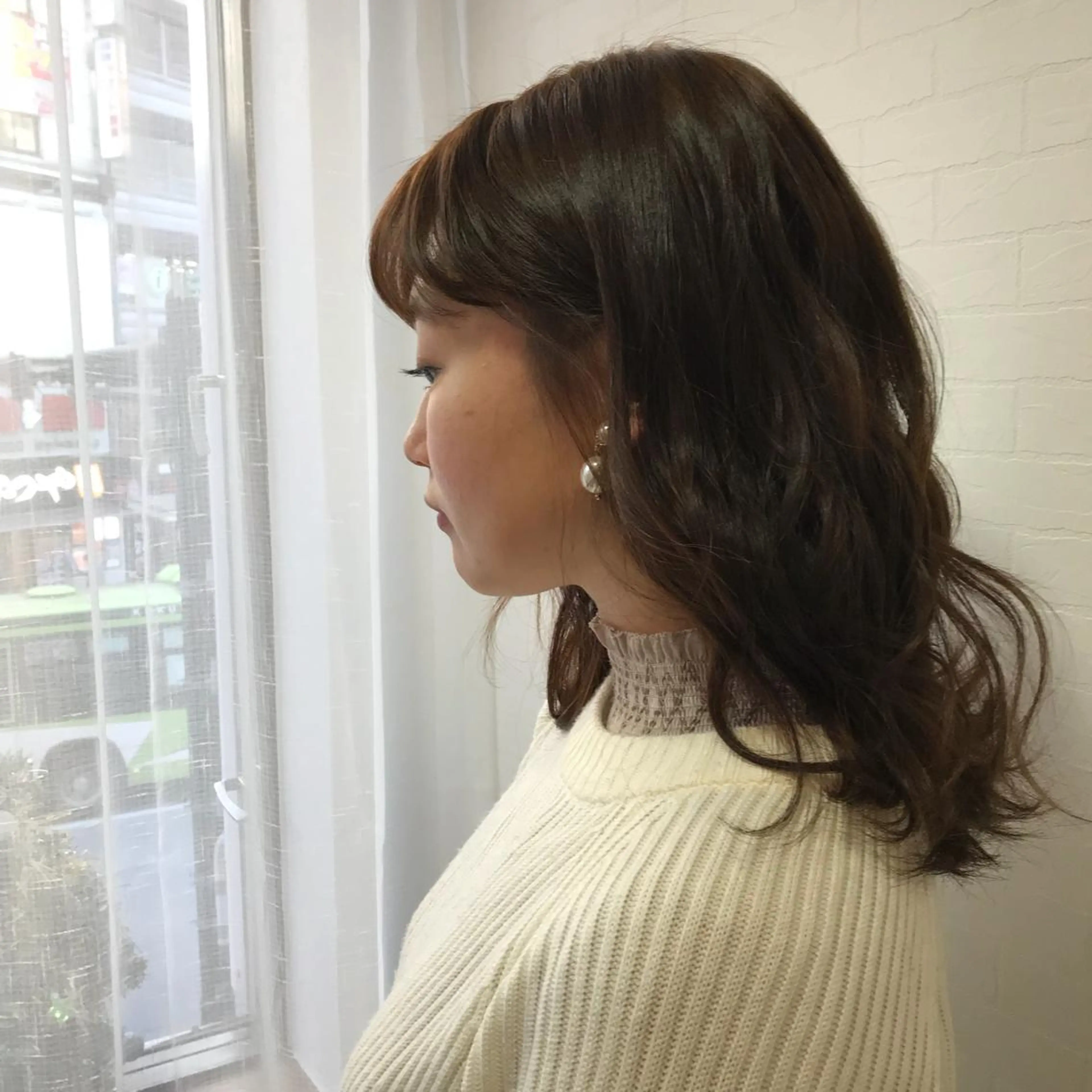 セミロング カラー オリーブ/アッシュ やわらか透明感カラーのヘアスタイル