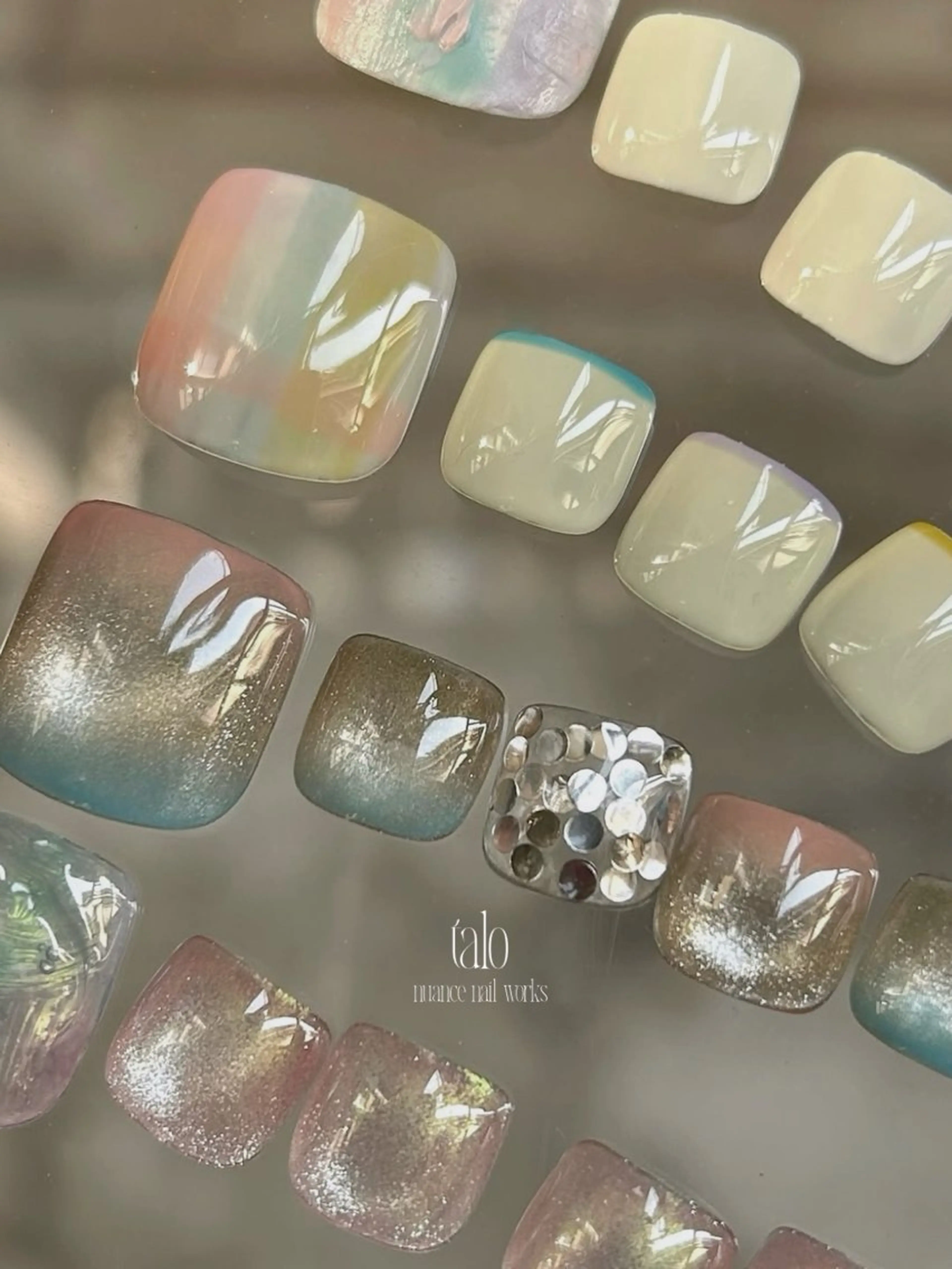 ネイル アートネイル フットネイル マグネットネイル ニュアンスネイル 夏ネイル talo .のネイルデザイン