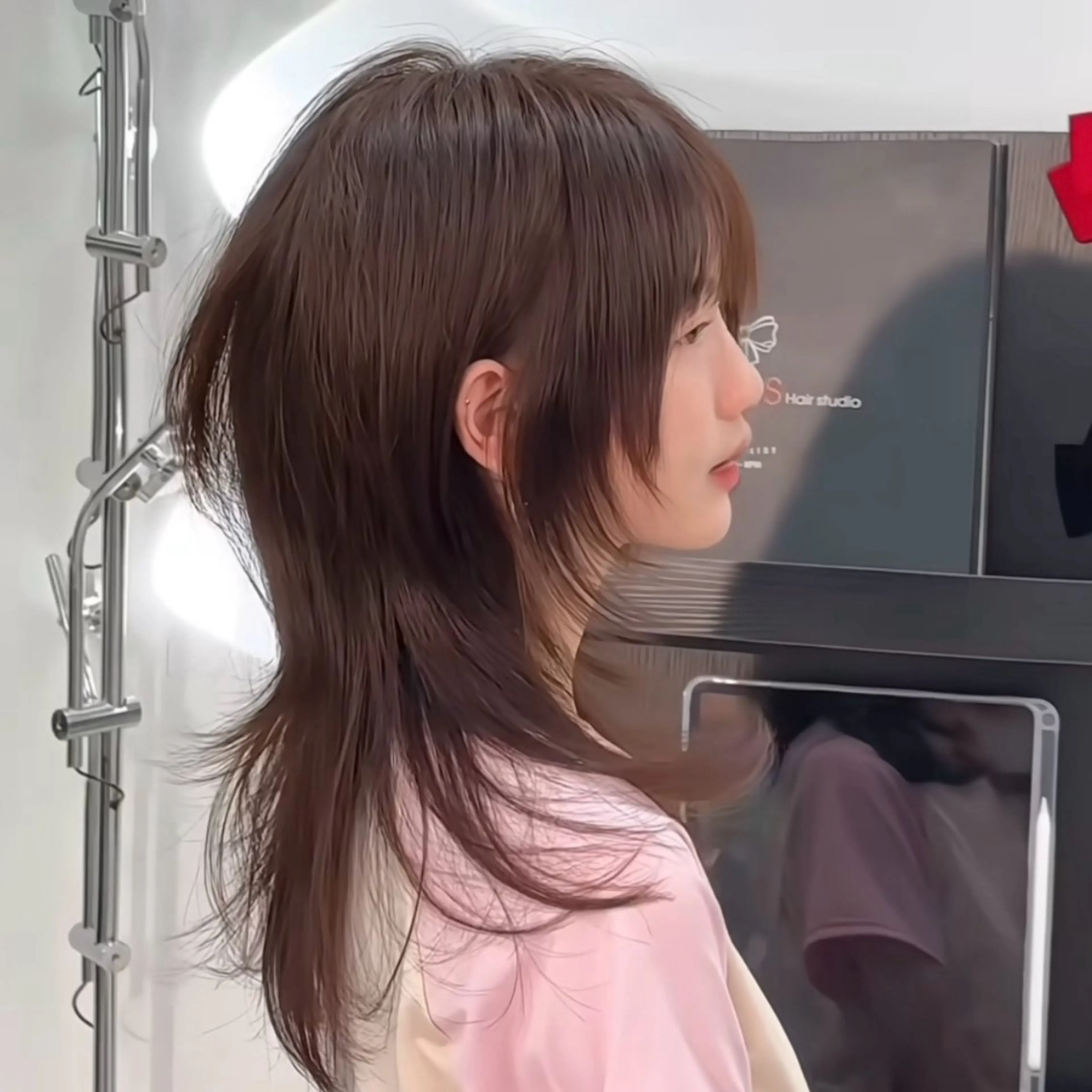 ミディアム SHIN レイヤー‪‪カットのヘアスタイル