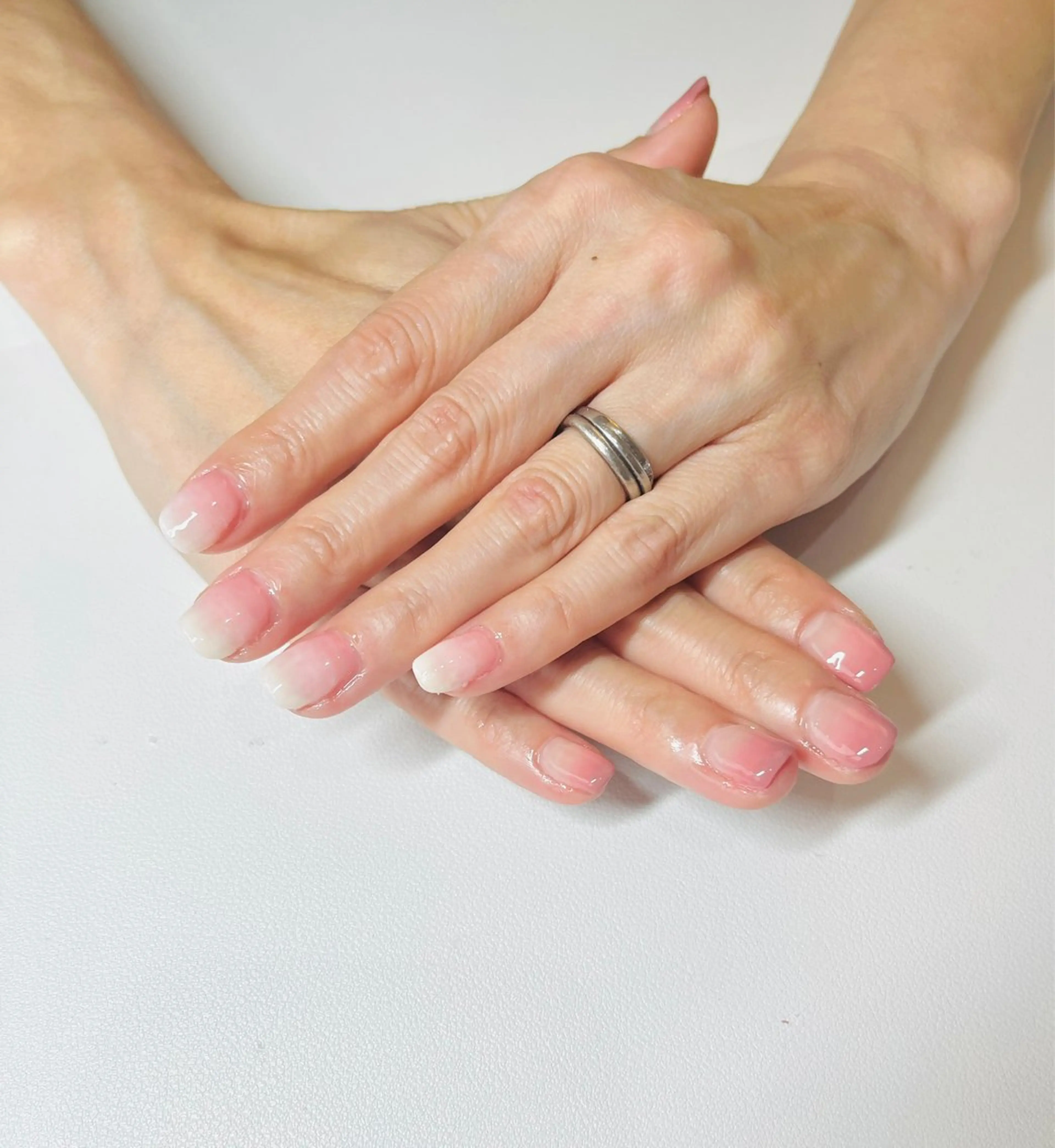 ネイル グラデーション nail atelier R所属・nail atelier  Rのネイルデザイン