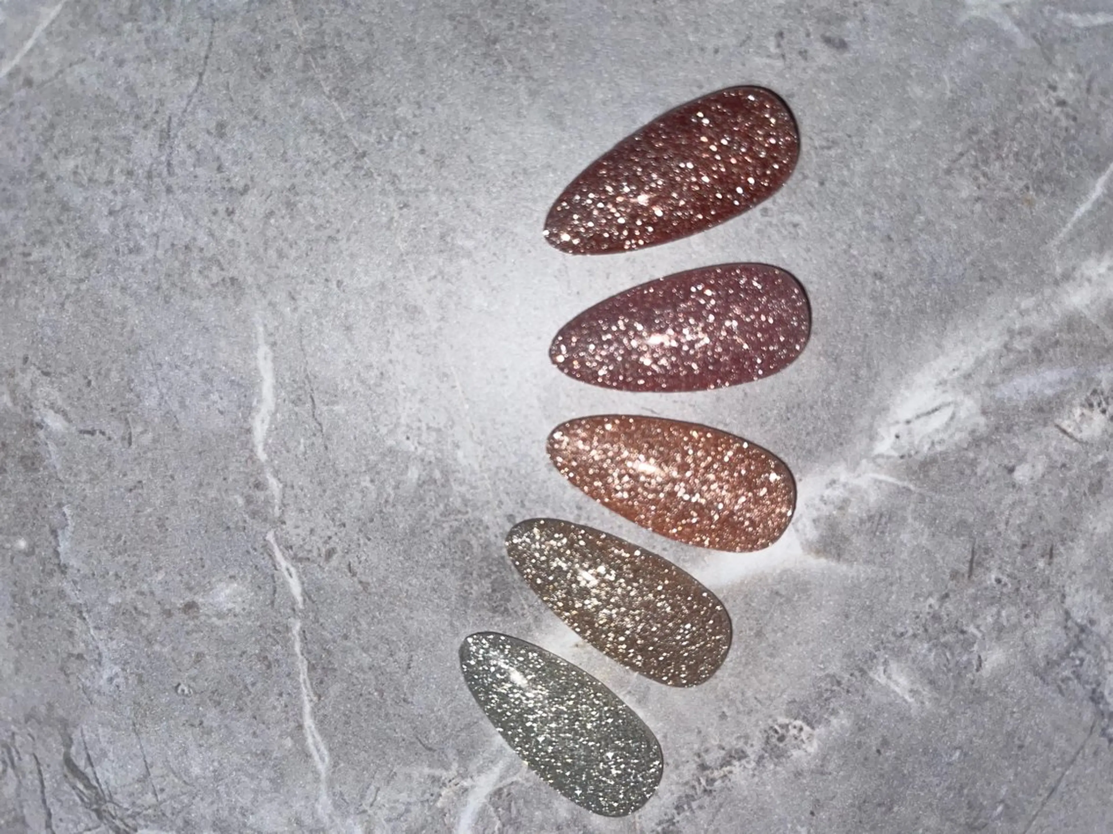 ネイル フラッシュネイル キラキラネイル ハンドネイル Kotoneil.Y所属・Kotoneil.Y 琴音のネイルデザイン