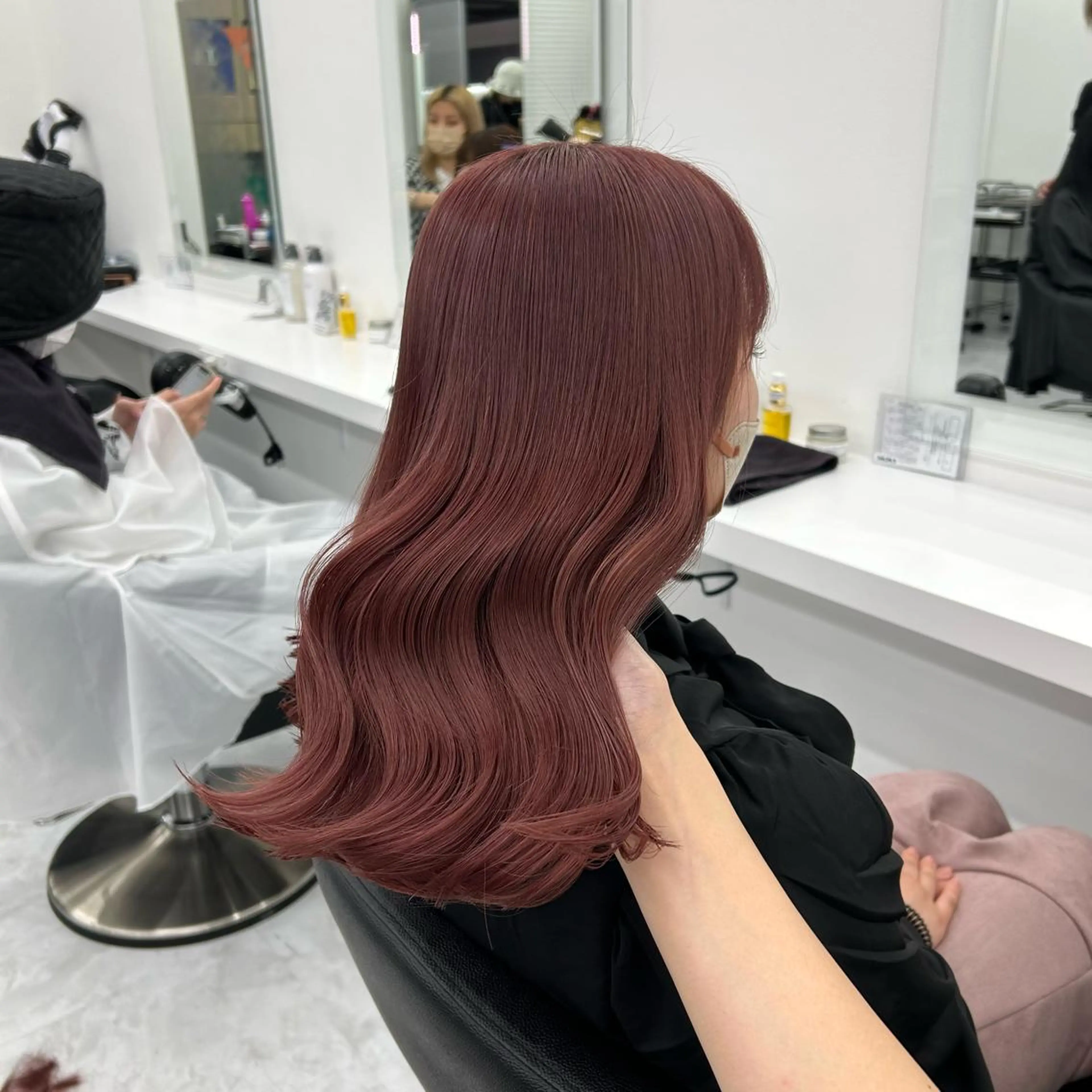 セミロング カラー ヘアアレンジ カット ヘアカラー GOTODAY shair salon 横浜mare店所属・透明感抜群カラー mai🍑♡のヘアスタイル