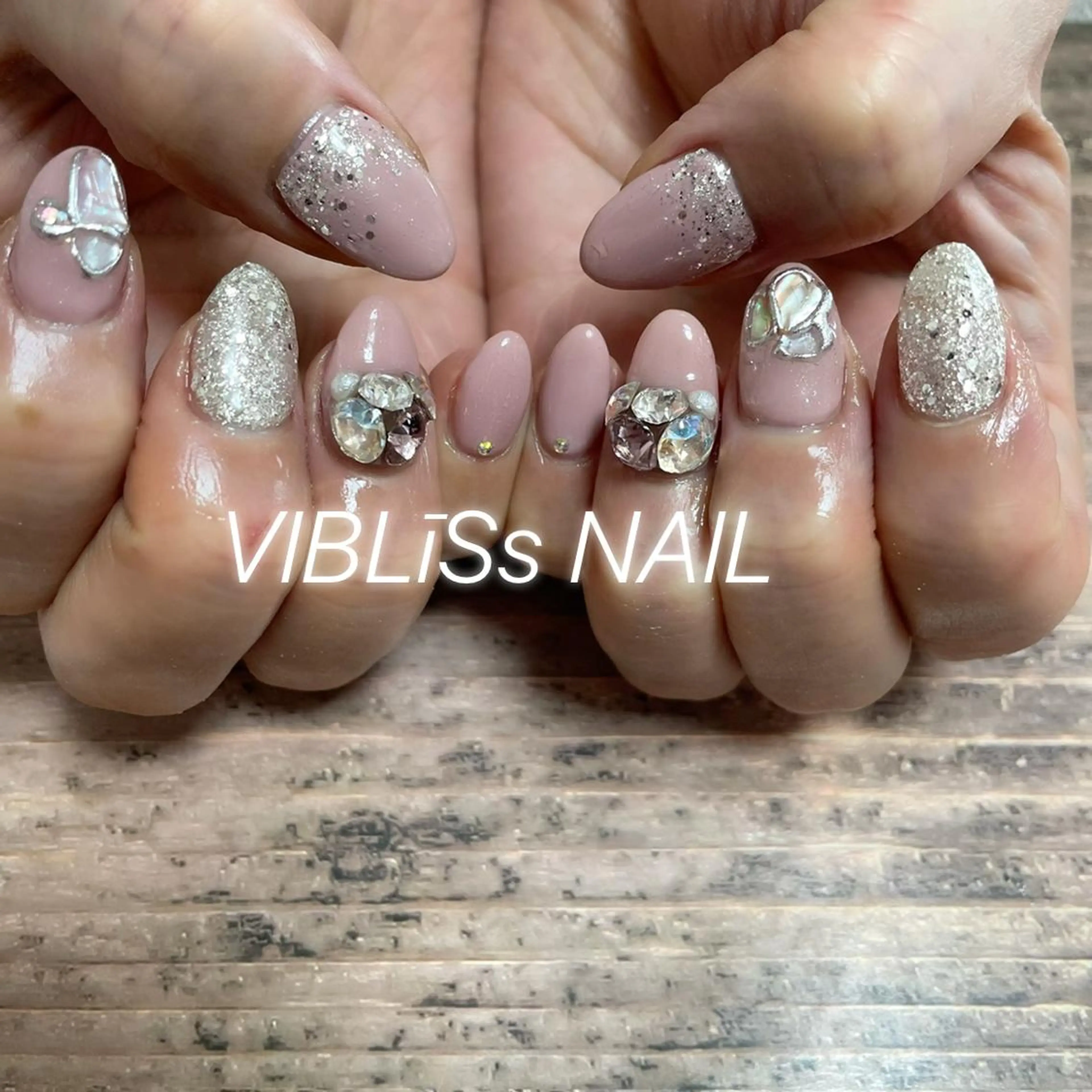 ネイル VIBLīSs nailのネイルデザイン
