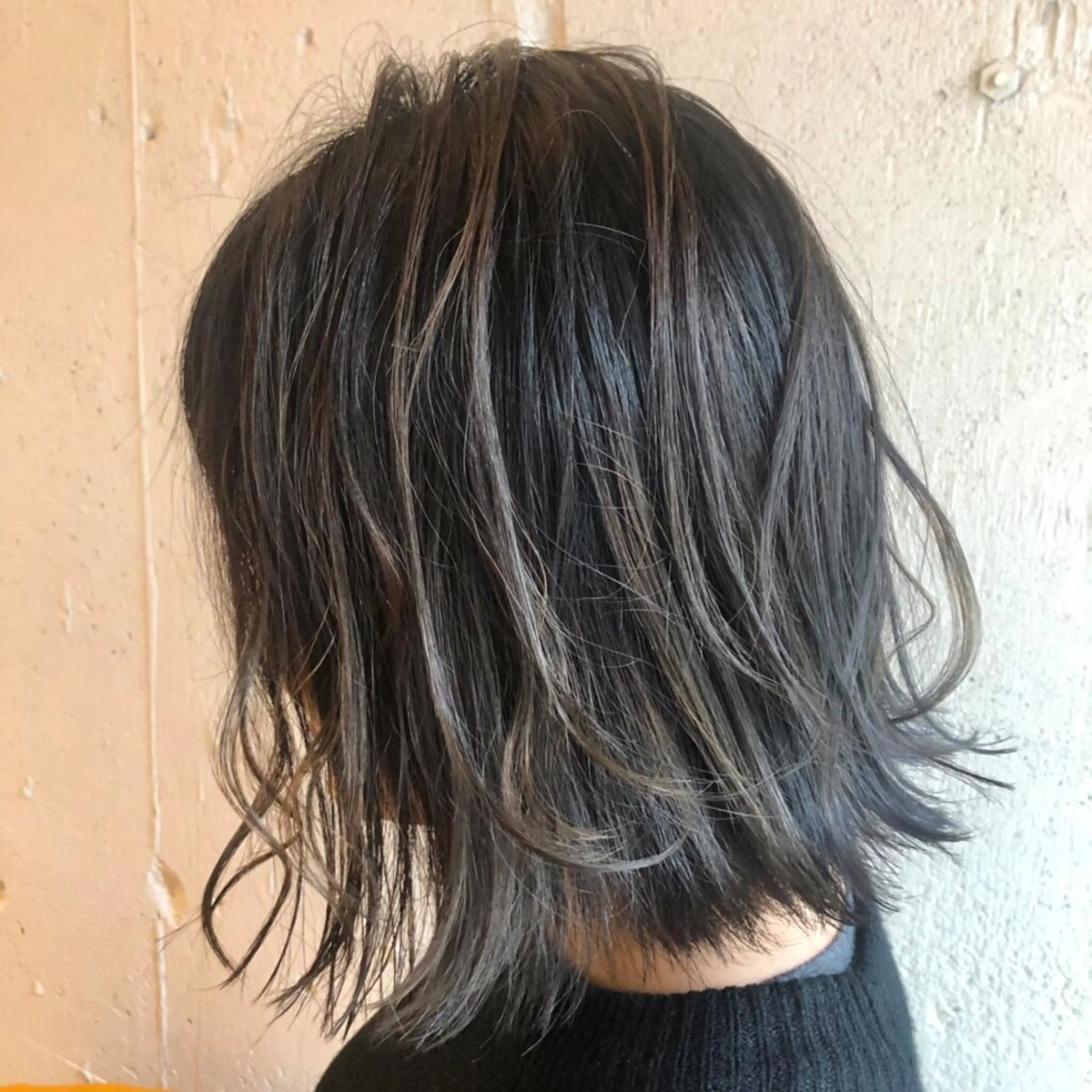 ショート カラー アッシュ バレイヤージュ 透明感カラー オリーブアッシュ レイヤーカット ヘアカラー 💈平島 拓也💈のヘアスタイル
