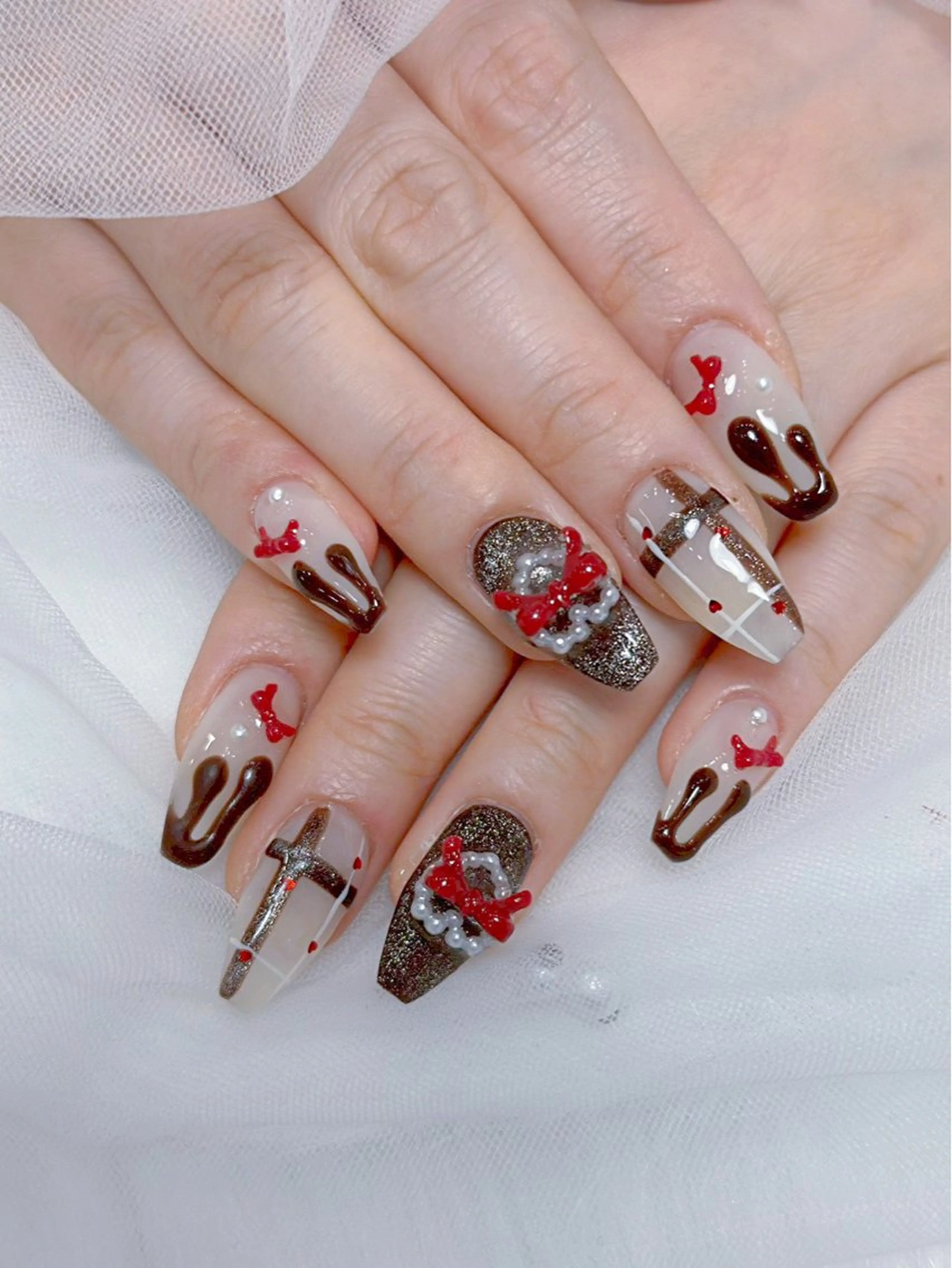 ネイル アートネイル オーロラネイル チークネイル 長さ出し フットネイル ハンドネイル ハンドケア Mio_ Noiranailのネイルデザイン