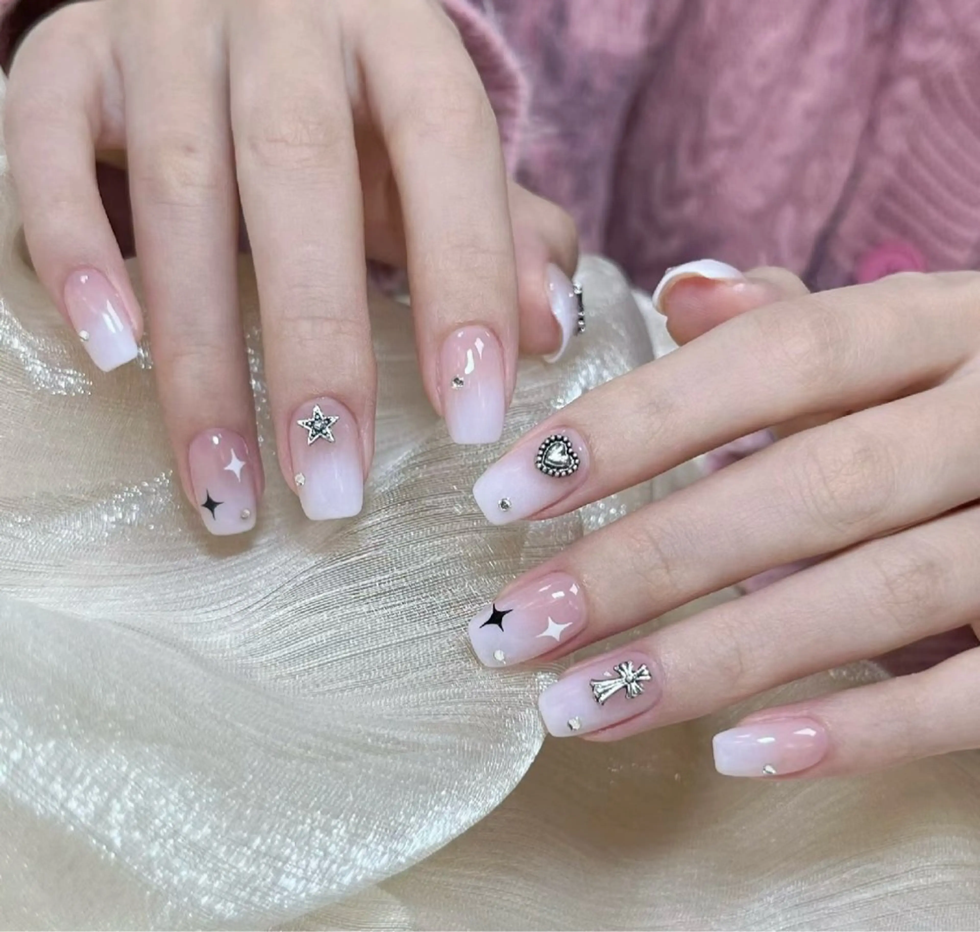 ネイル グラデーション 持ち込み ハンドネイル ハンドケア 💕Dreamy KIYO💕のネイルデザイン