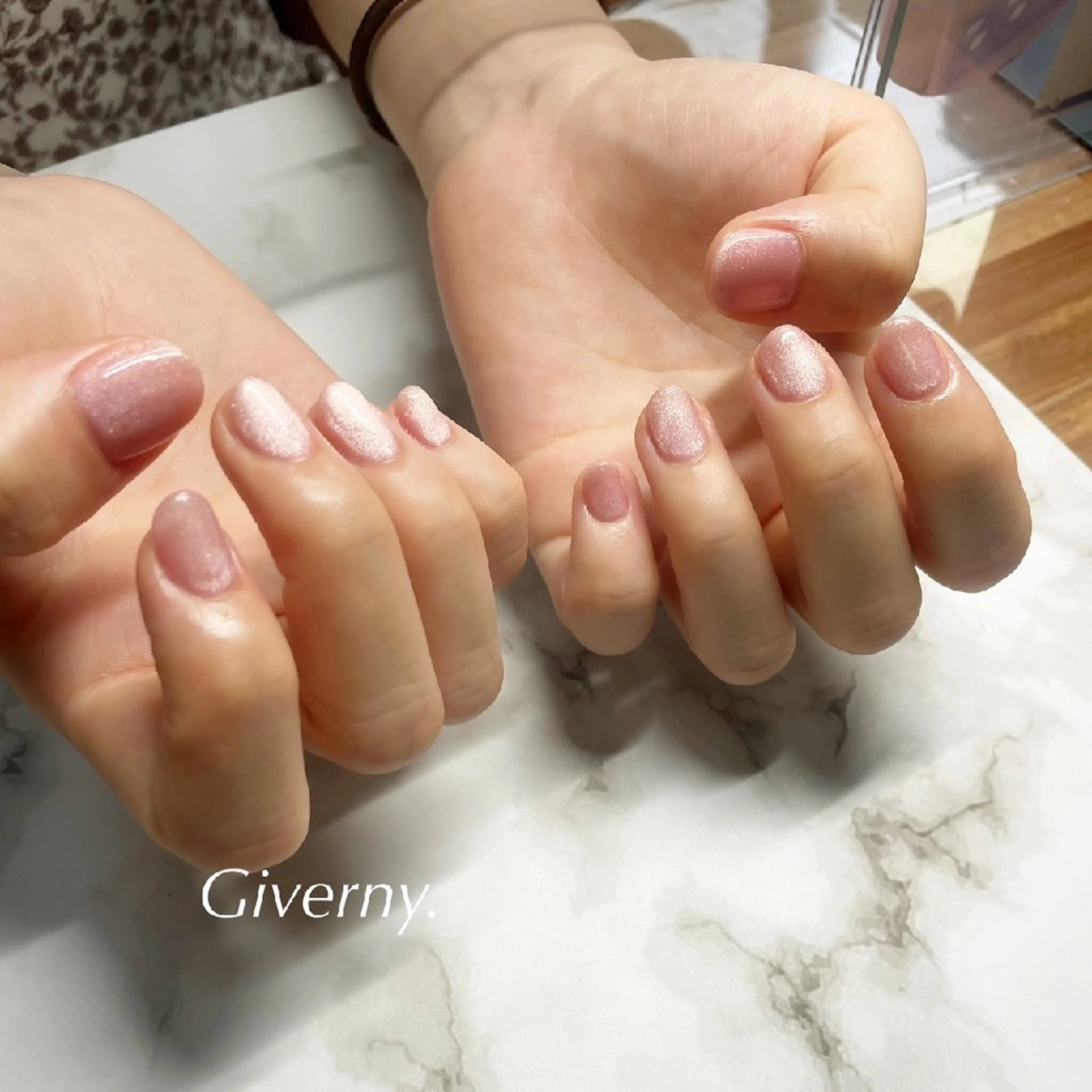 ネイル マグネットネイル オフィスネイル シンプルネイル ハンドネイル Giverny .のネイルデザイン