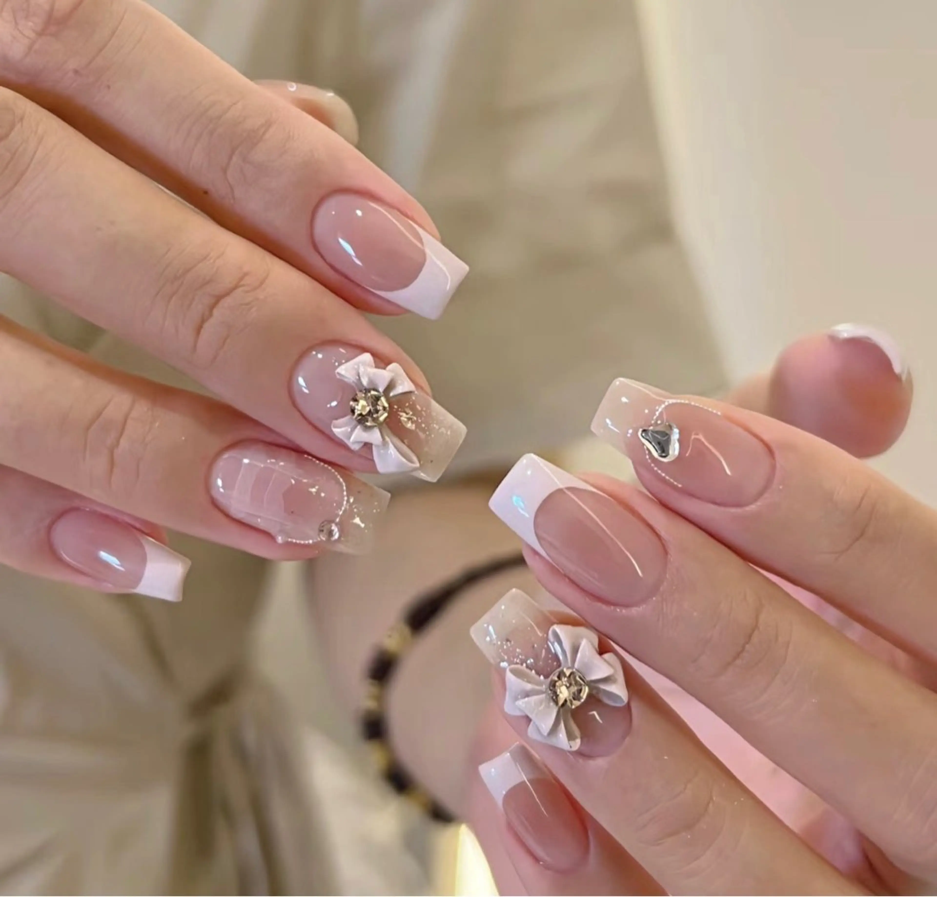 ミディアム nina beautyのネイルデザイン