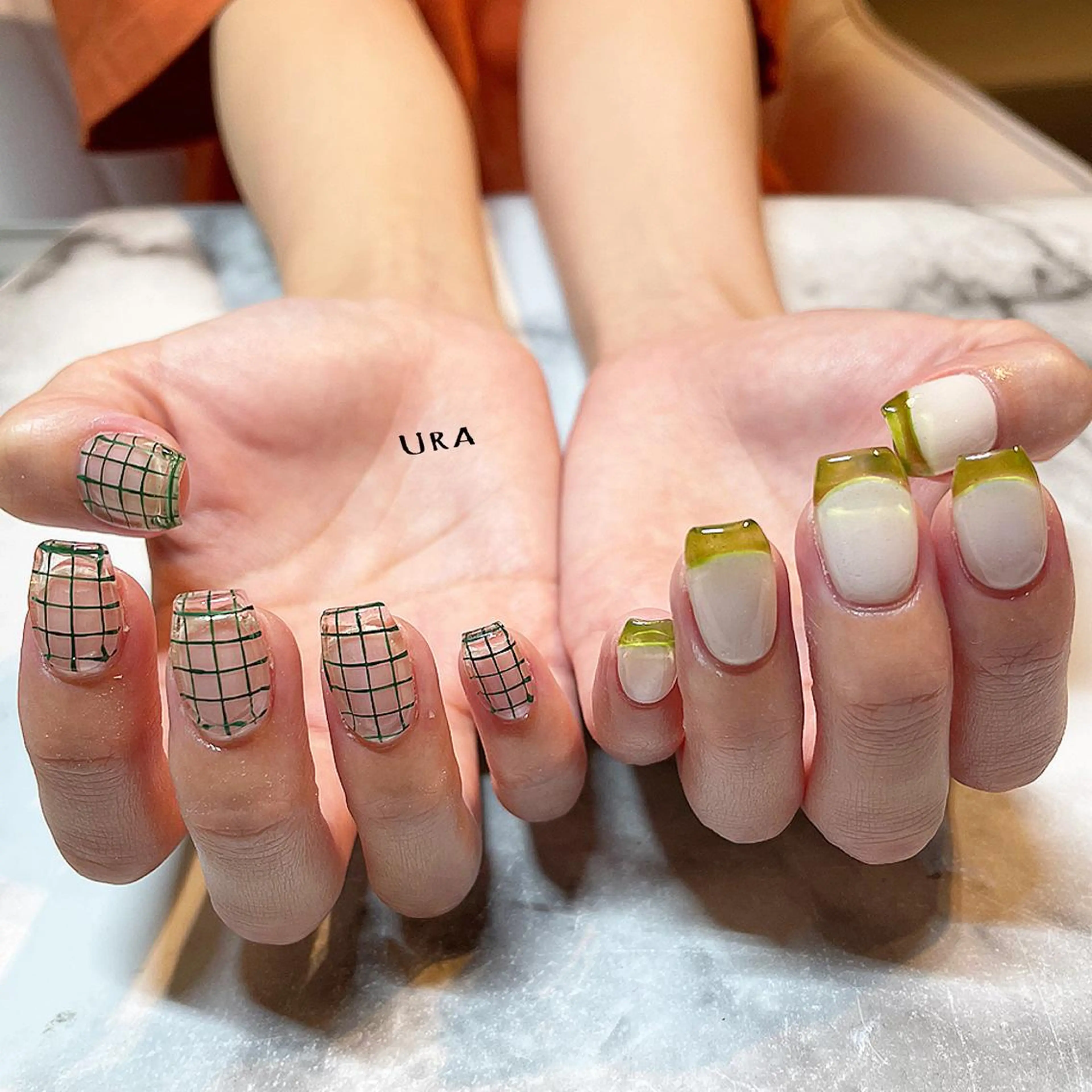 【オフなし】クリアフレンチ10本+ ワンカラー パラジェルベース使用 画像持ち込み可の写真