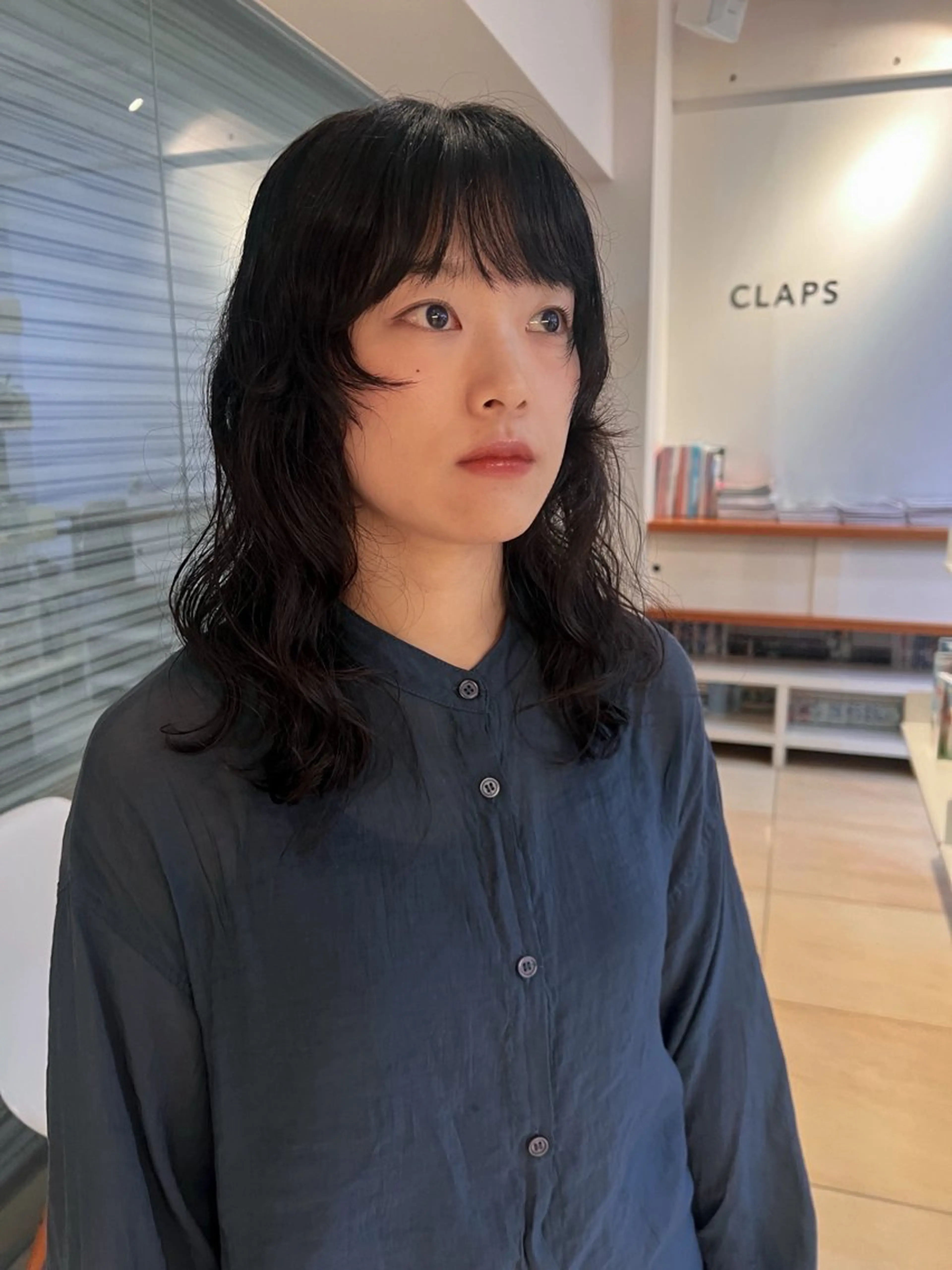 セミロング パーマ リリカ🐈‍⬛ブリー チカラー/上永谷のヘアスタイル