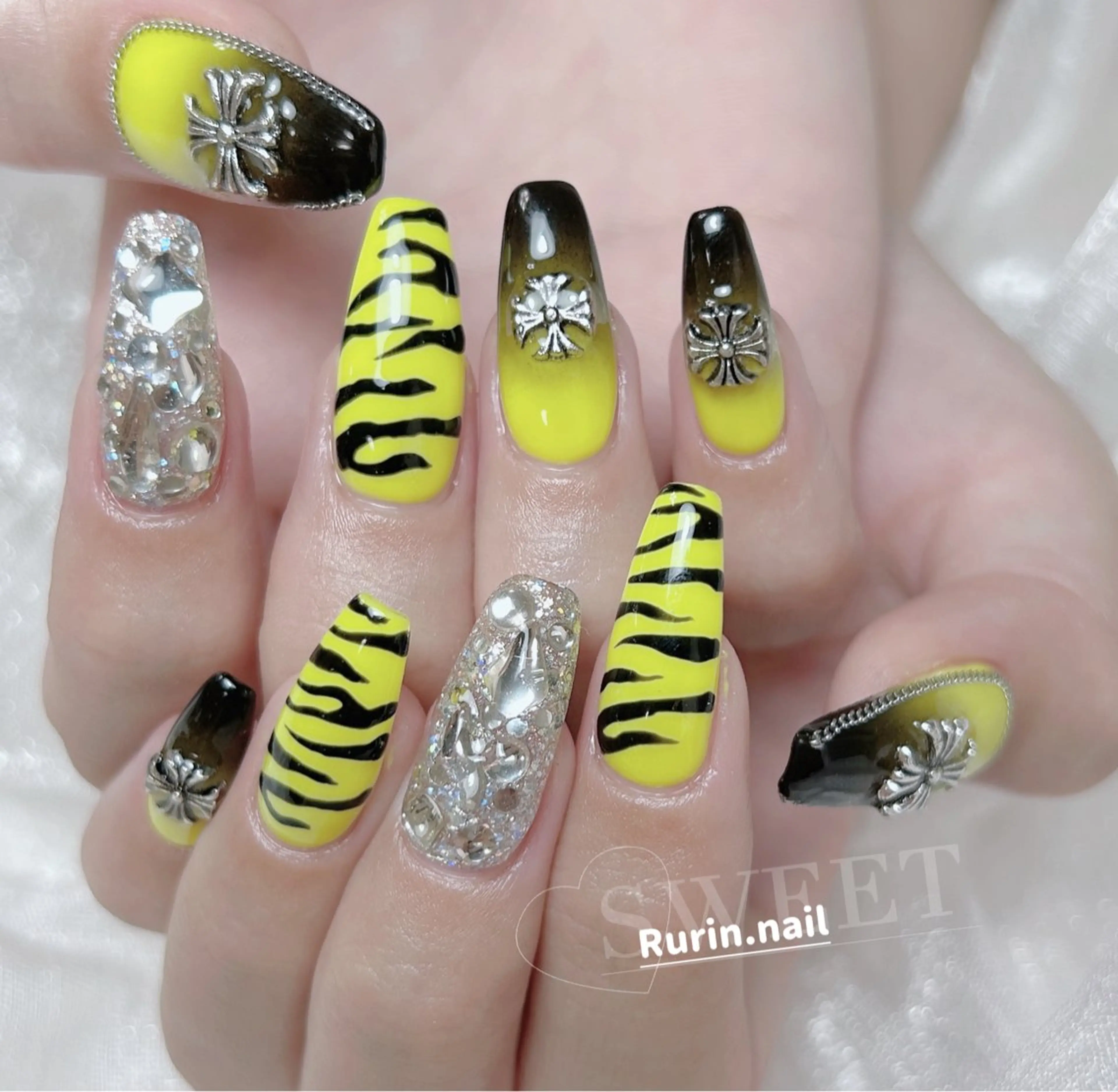 ネイル ハンドネイル ルリン サロン💅のネイルデザイン