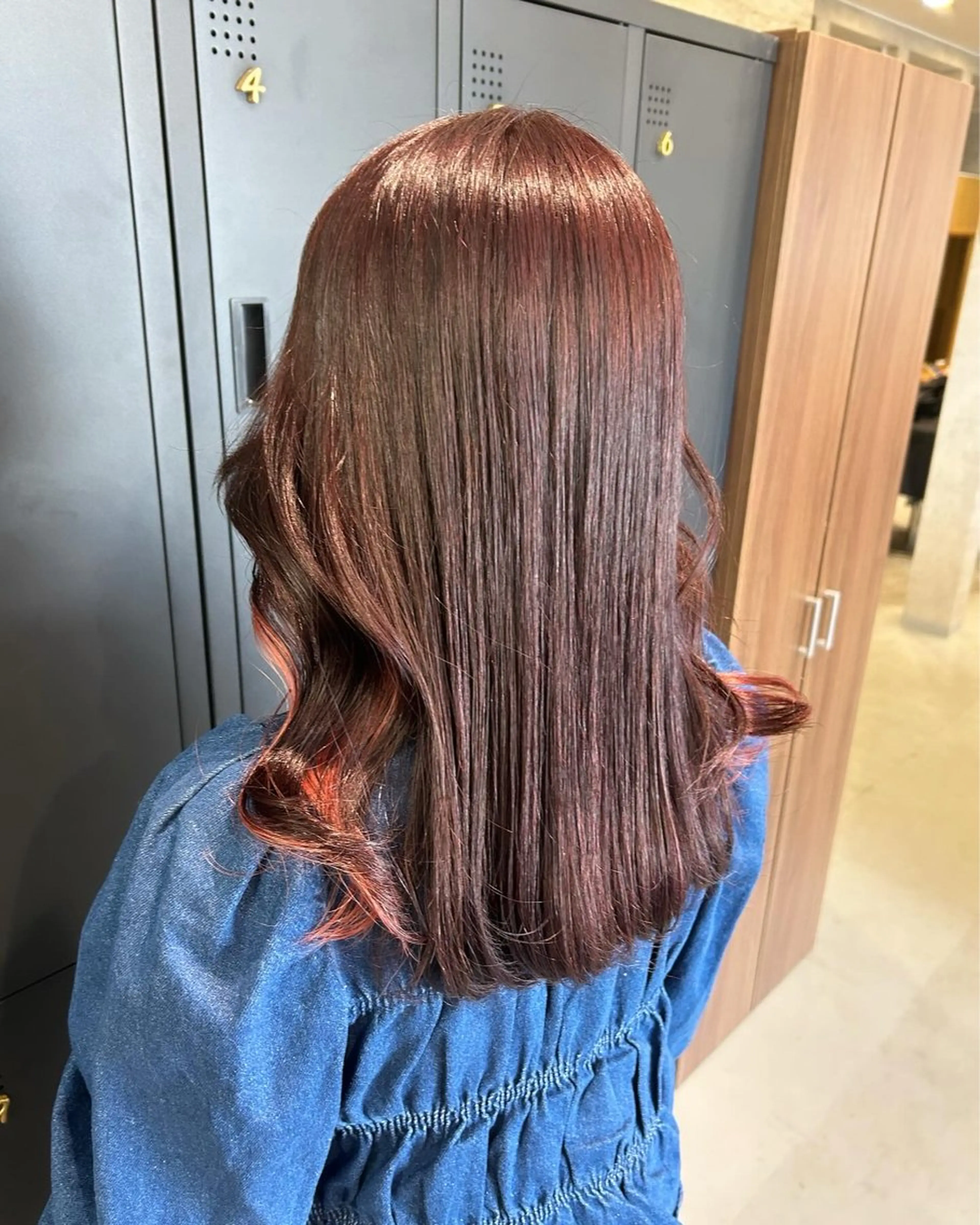 セミロング カラー suri-ru hair【スリールヘアー】所属・FURUSAWA AOIのヘアスタイル