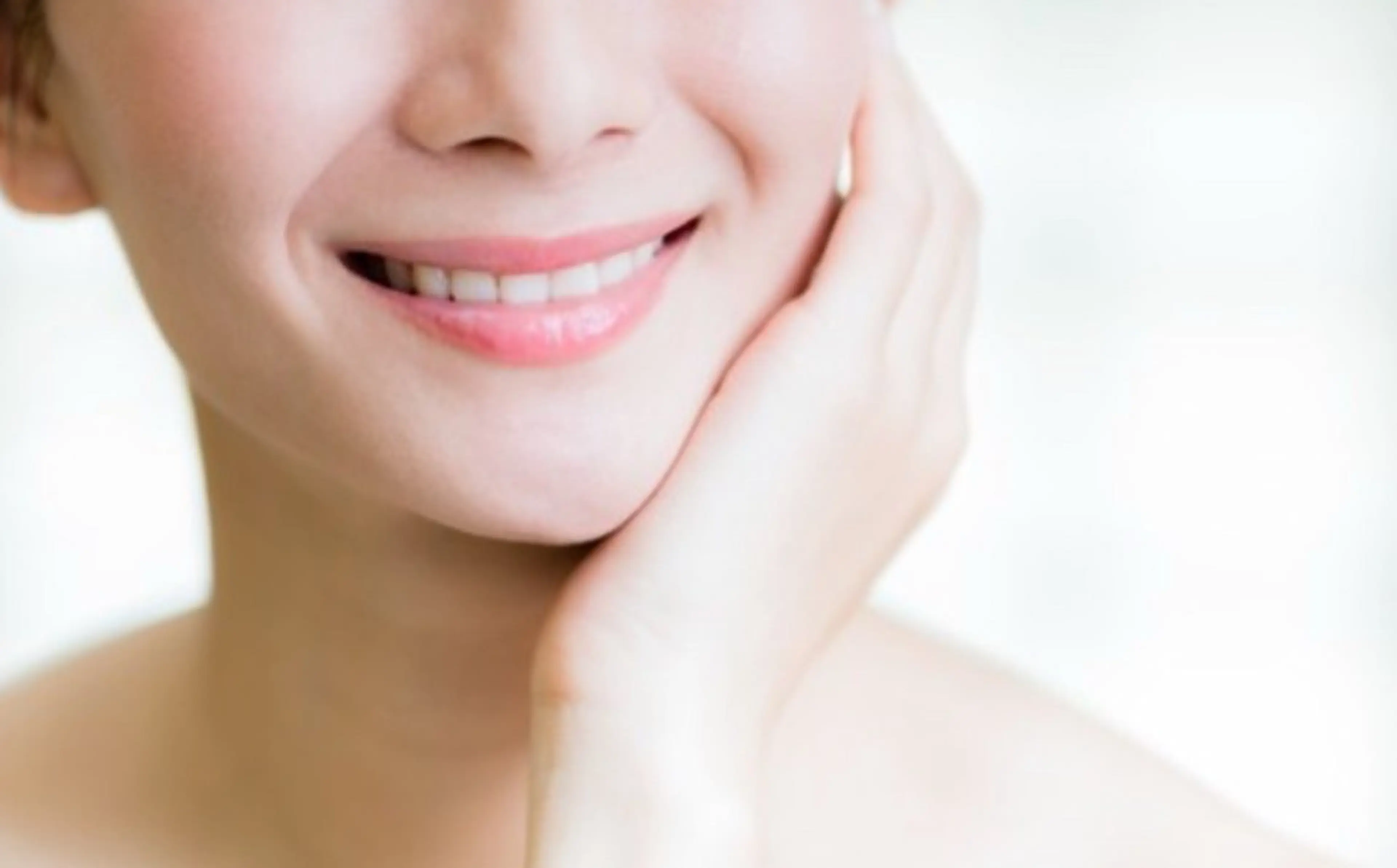 お顔の脱毛(女性)の写真